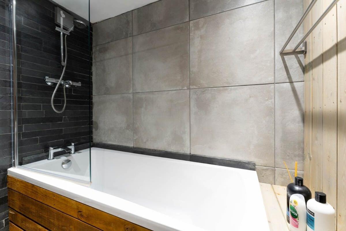Apartment Host & - Grafton Woodshack *