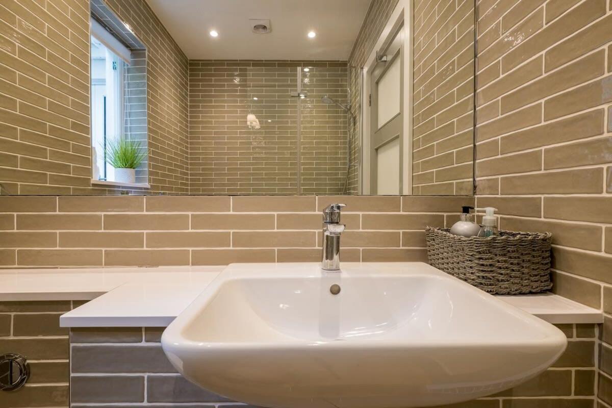 Host & - Osbourne Rest Apartment Brighton