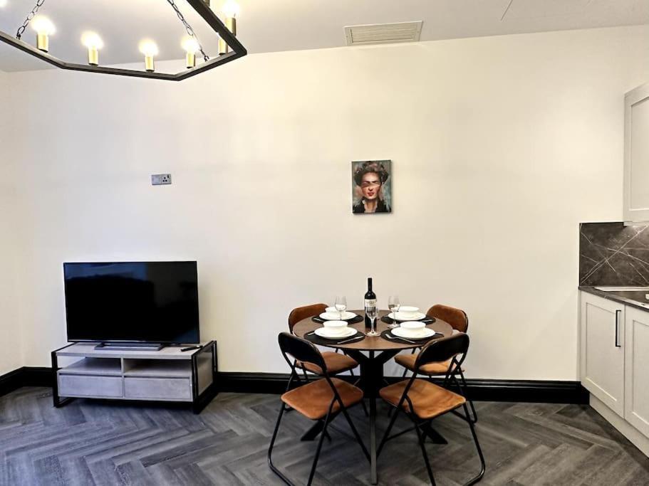 Luxury 2 Bed Near Beach, Royal Pavilion, Theatre Brighton