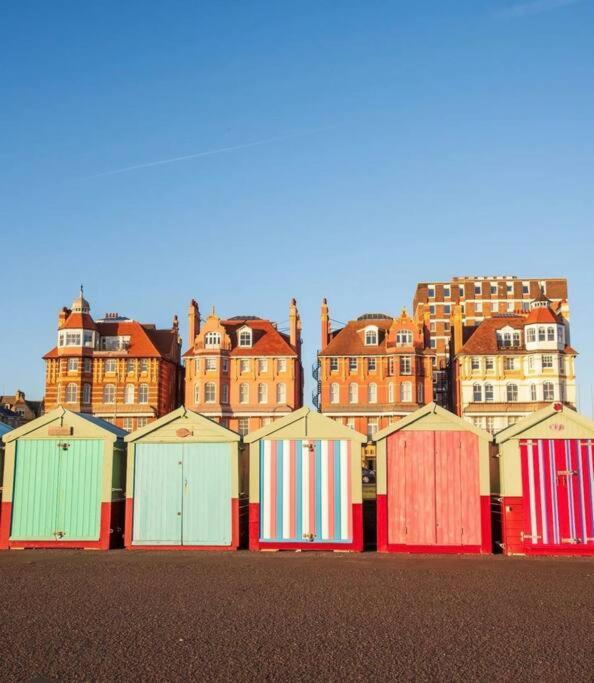 Luxury 2 Bed Near Beach, Royal Pavilion, Theatre Apartment Brighton