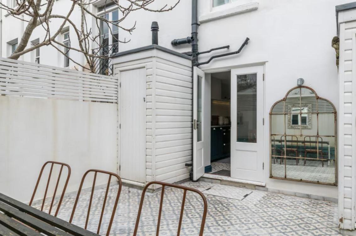 Four Bedroom House By Brookland Serviced Short Lets & With Free Wifi *