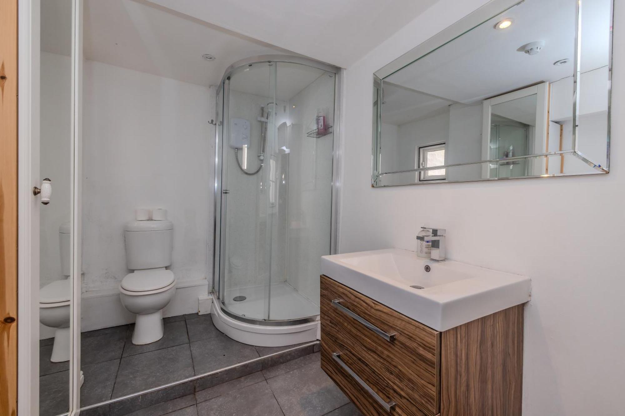 Apartment Perfect Seaside Getaway I Big Town House Next To I First Choice For Big Group & Family Brighton
