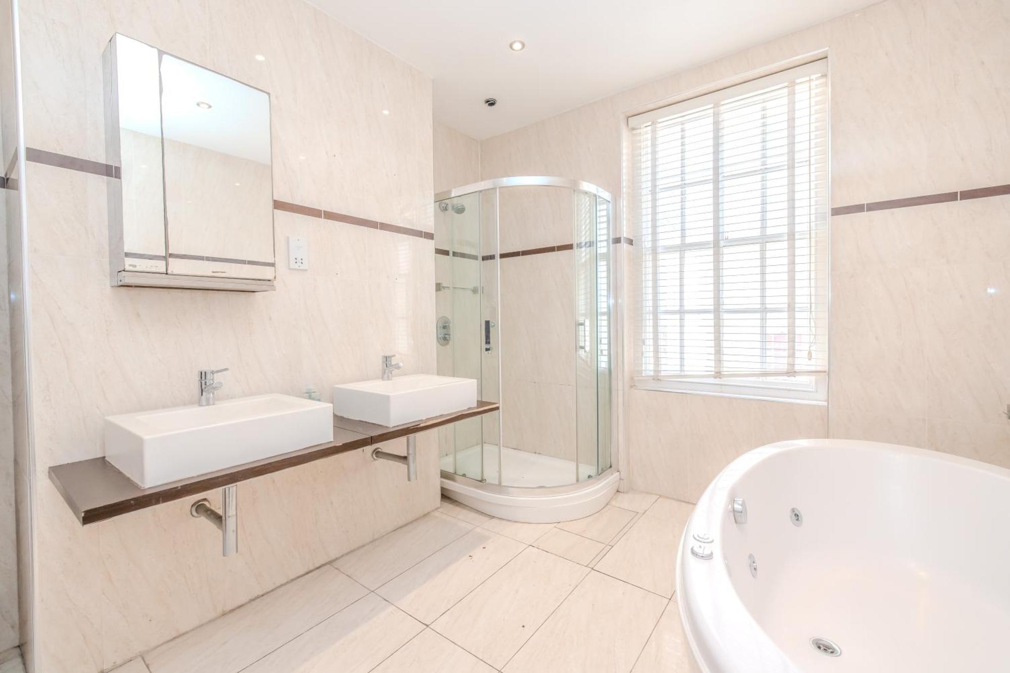 Perfect Seaside Getaway I Big Town House Next To I First Choice For Big Group & Family Brighton