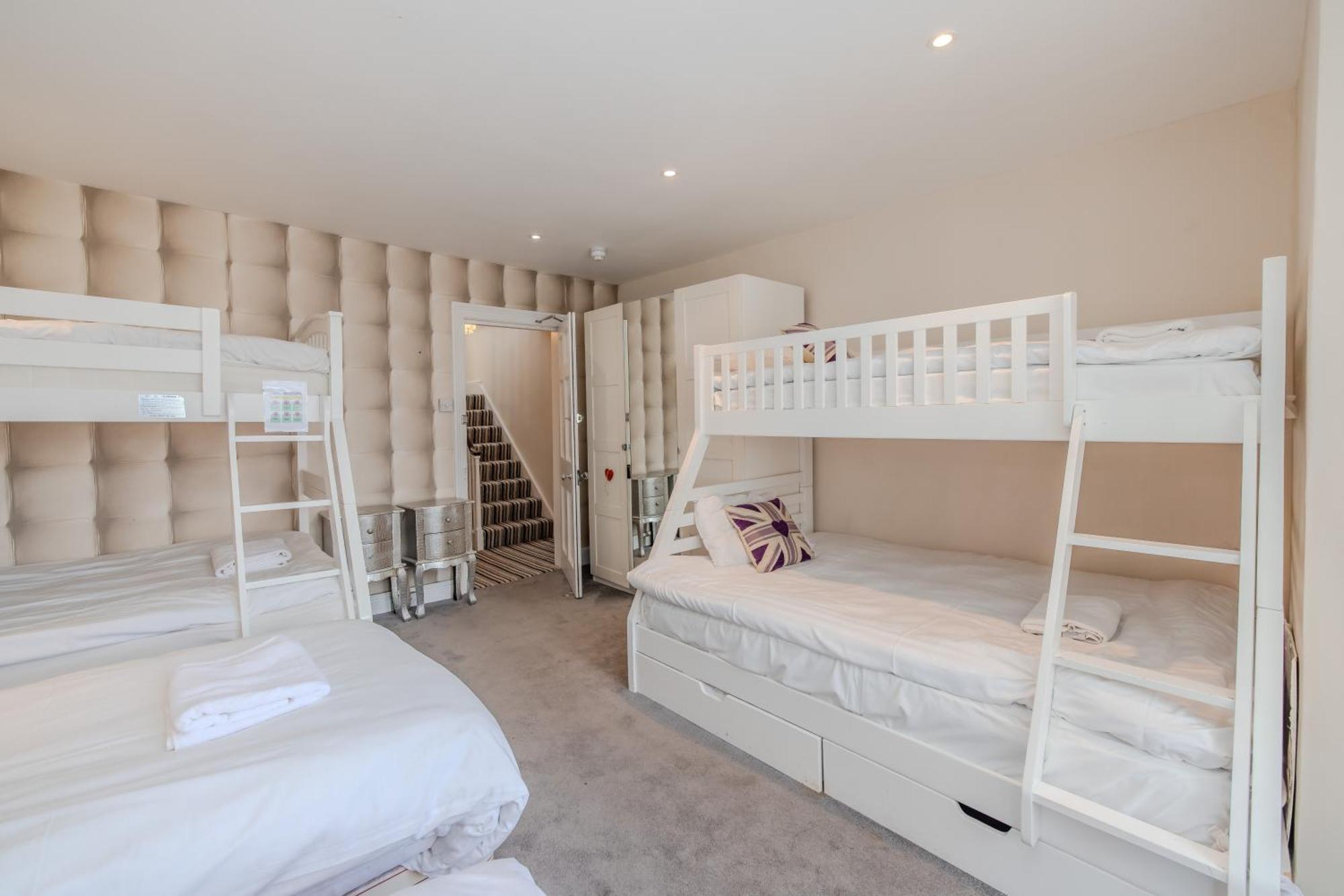 Perfect Seaside Getaway I Big Town House Next To I First Choice For Big Group & Family Apartment *