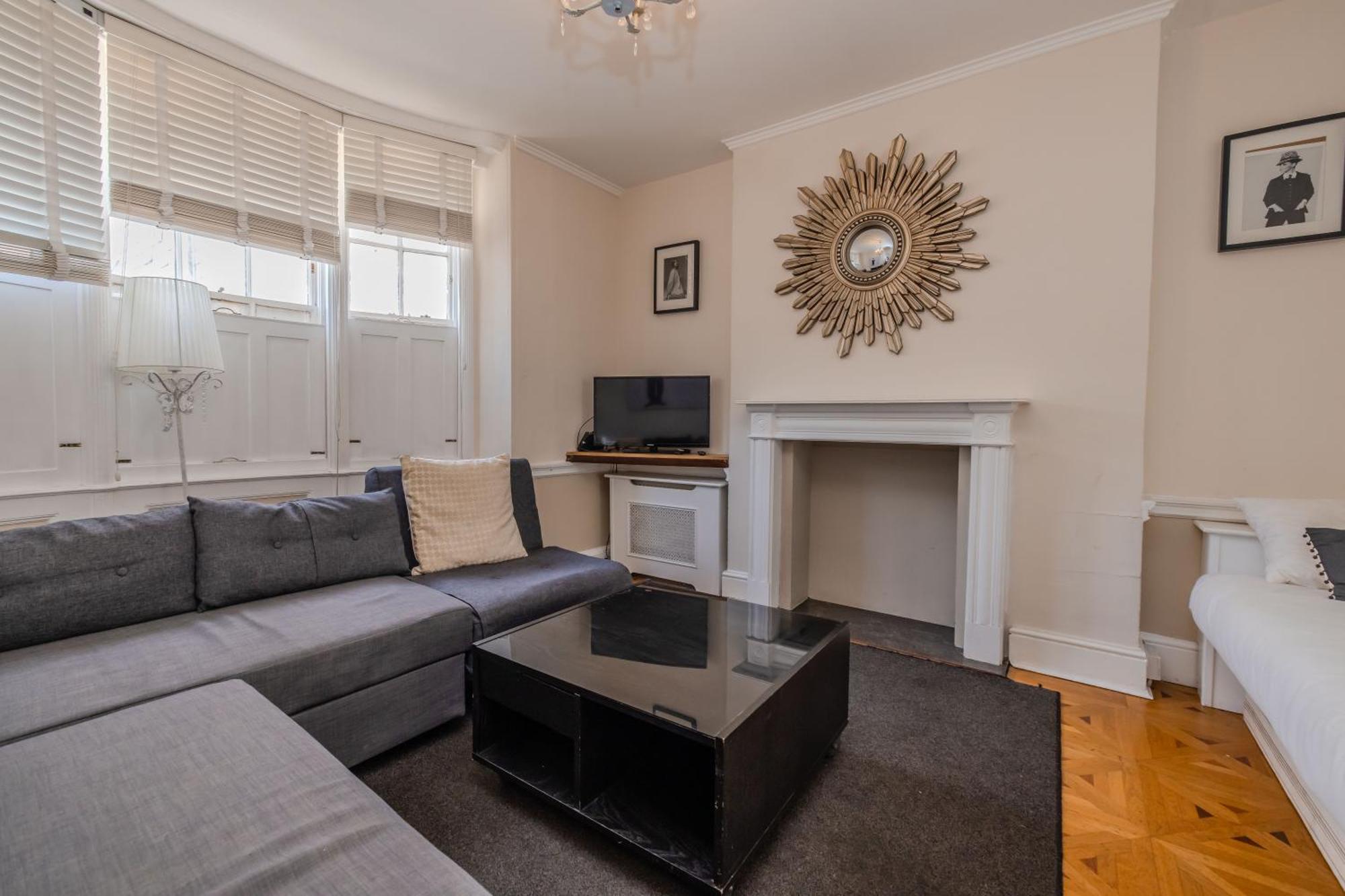 Apartment Perfect Seaside Getaway I Big Town House Next To I First Choice For Big Group & Family Brighton