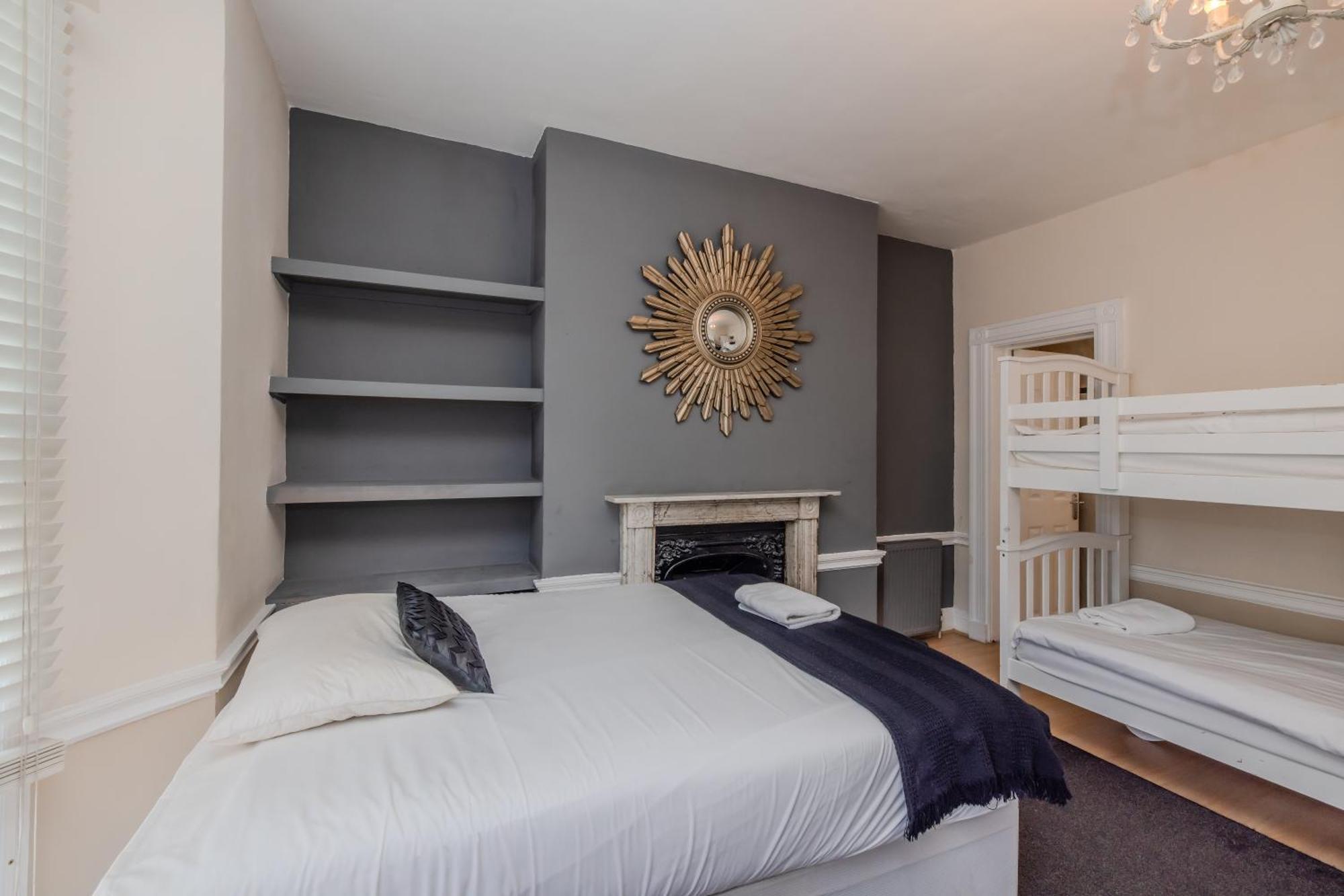 Apartment Perfect Seaside Getaway I Big Town House Next To I First Choice For Big Group & Family Brighton