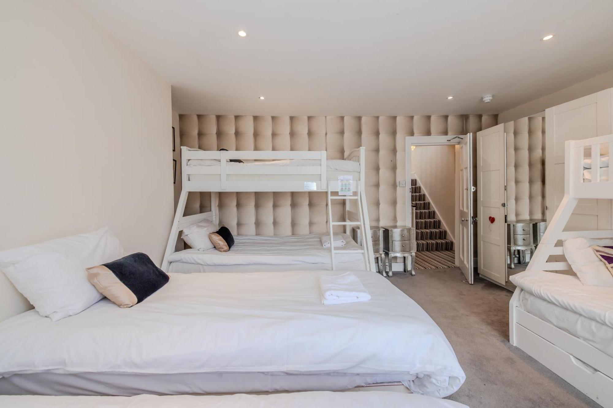 Perfect Seaside Getaway I Big Town House Next To I First Choice For Big Group & Family