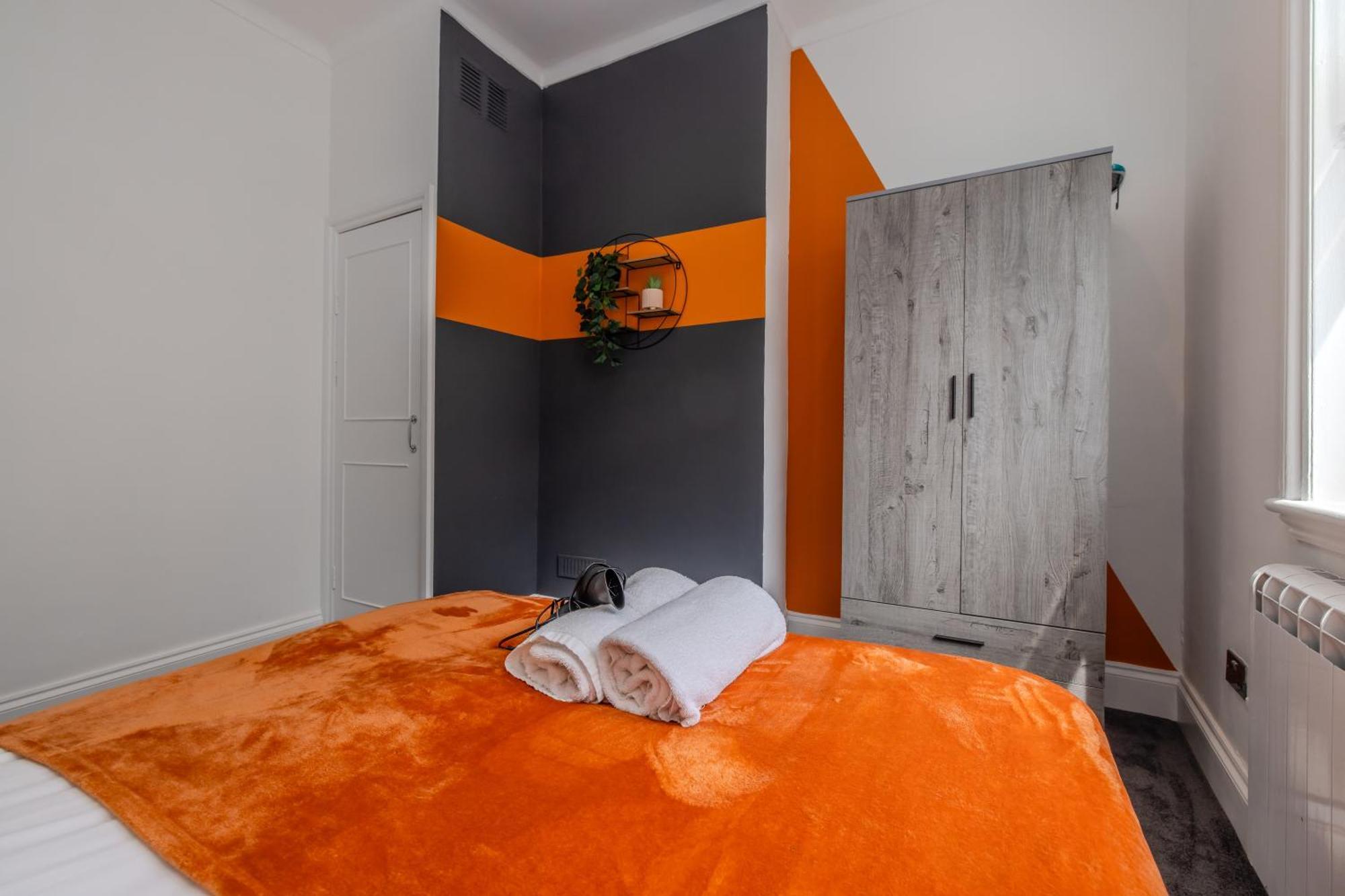 Beautiful 1 Bedroom Flat Next To Station & * Brighton