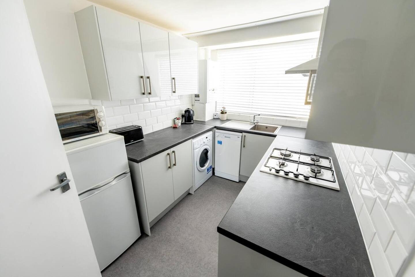 Apartment Modern Mews Pass The Keys *
