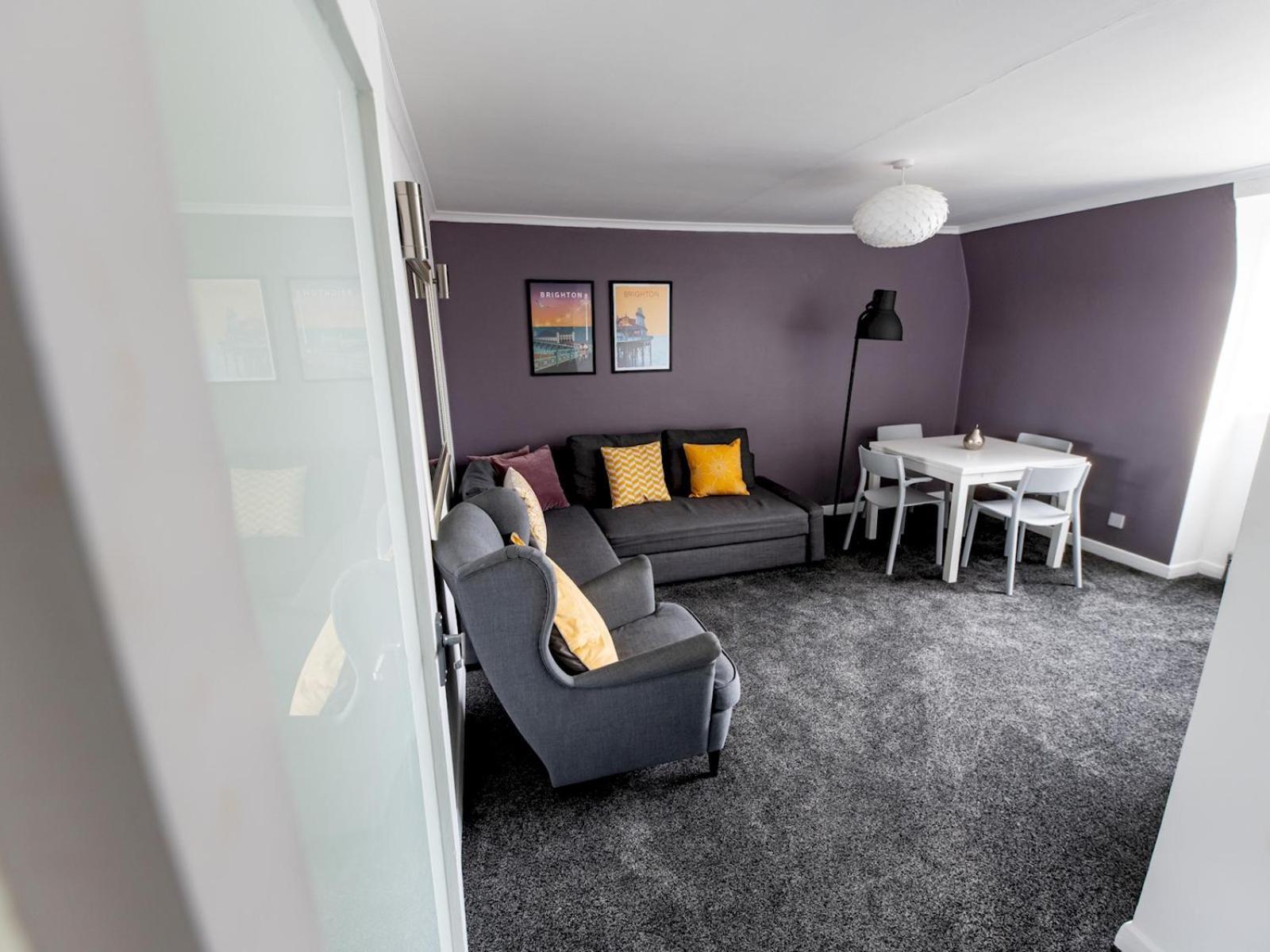 Modern Mews Pass The Keys Apartment