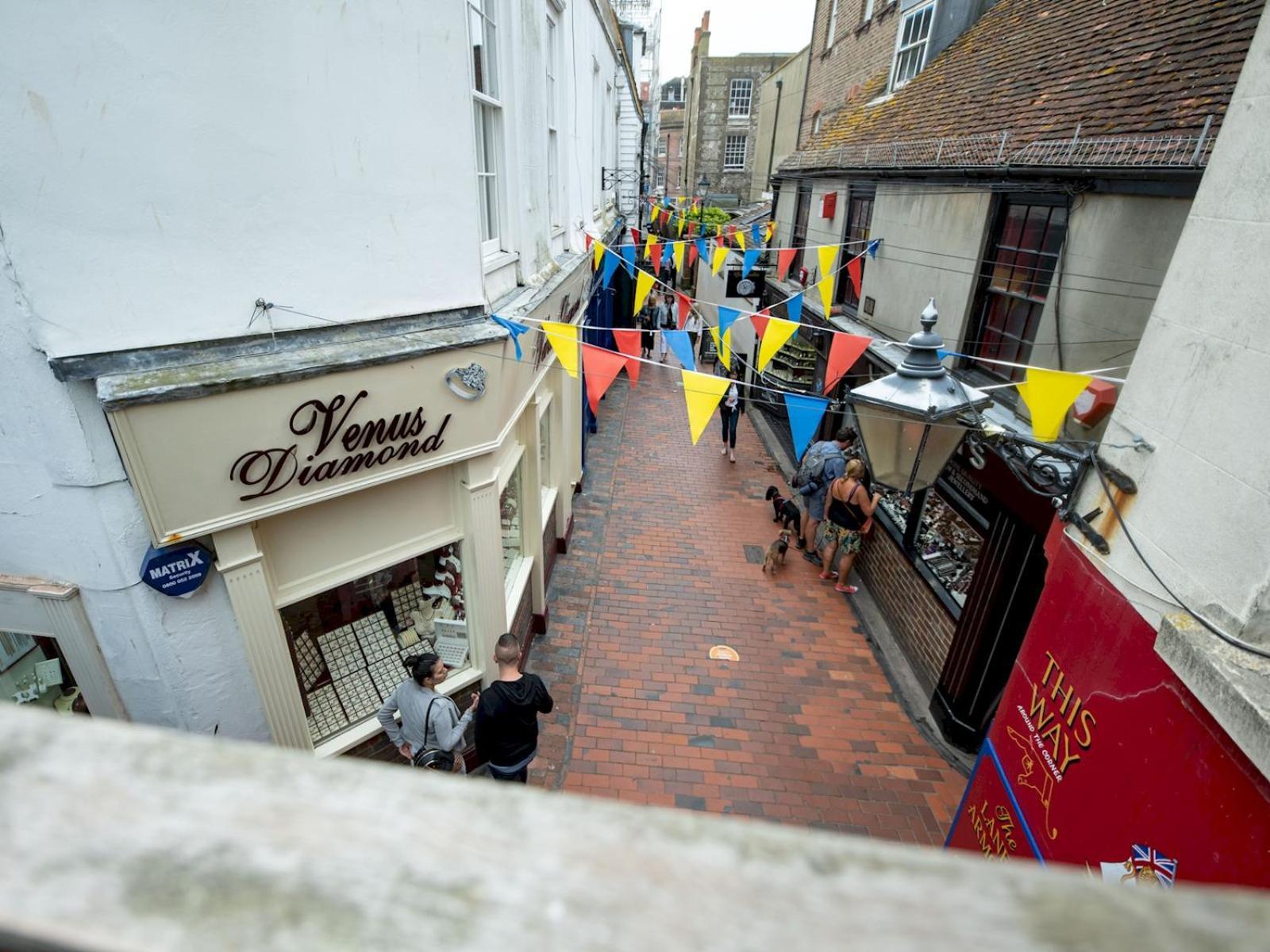 Modern Mews Pass The Keys