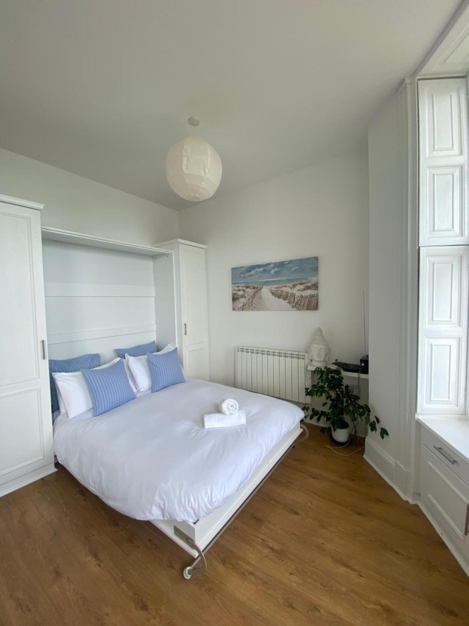 Apartment Seaside Serenity Brighton
