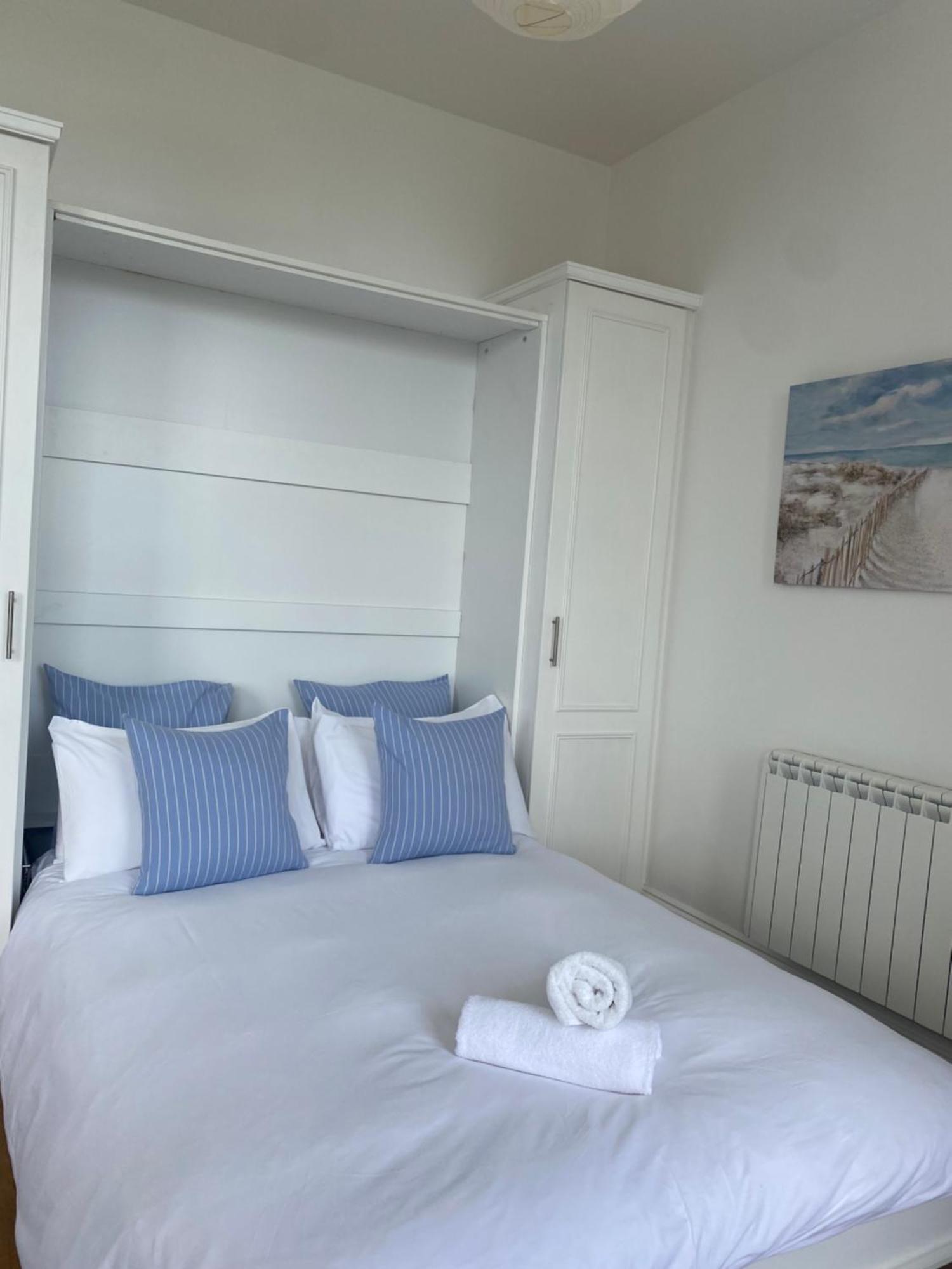 Apartment Seaside Serenity Brighton