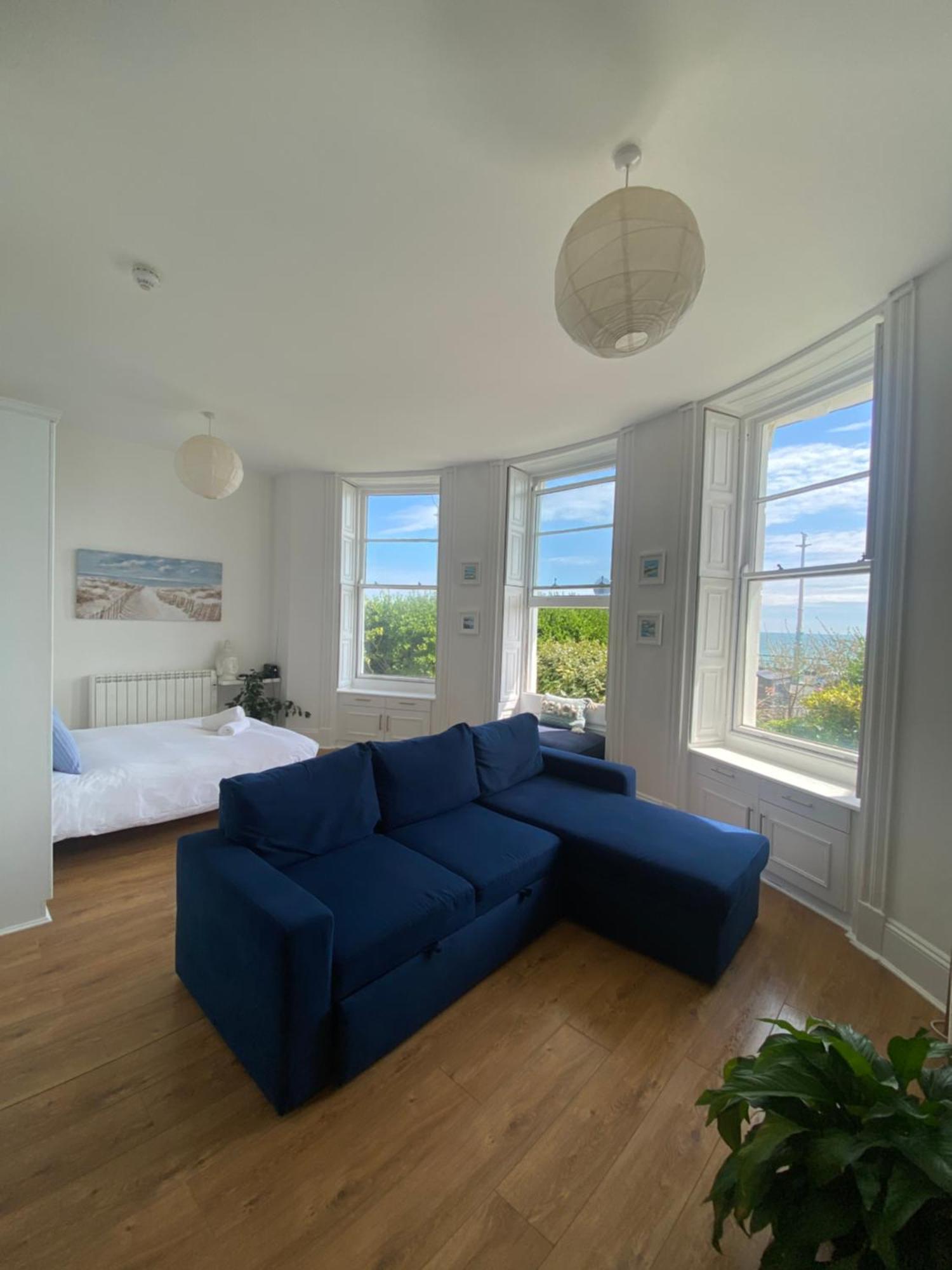 Apartment Seaside Serenity