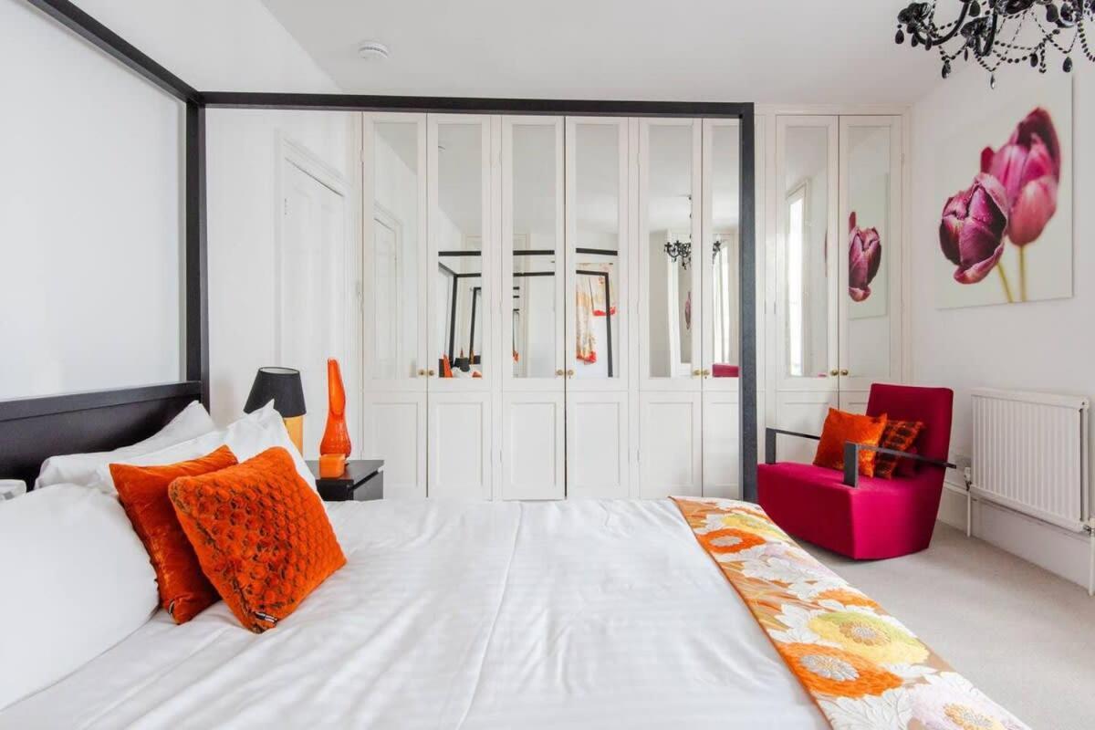 Host & - Montpelier Sanctuary *