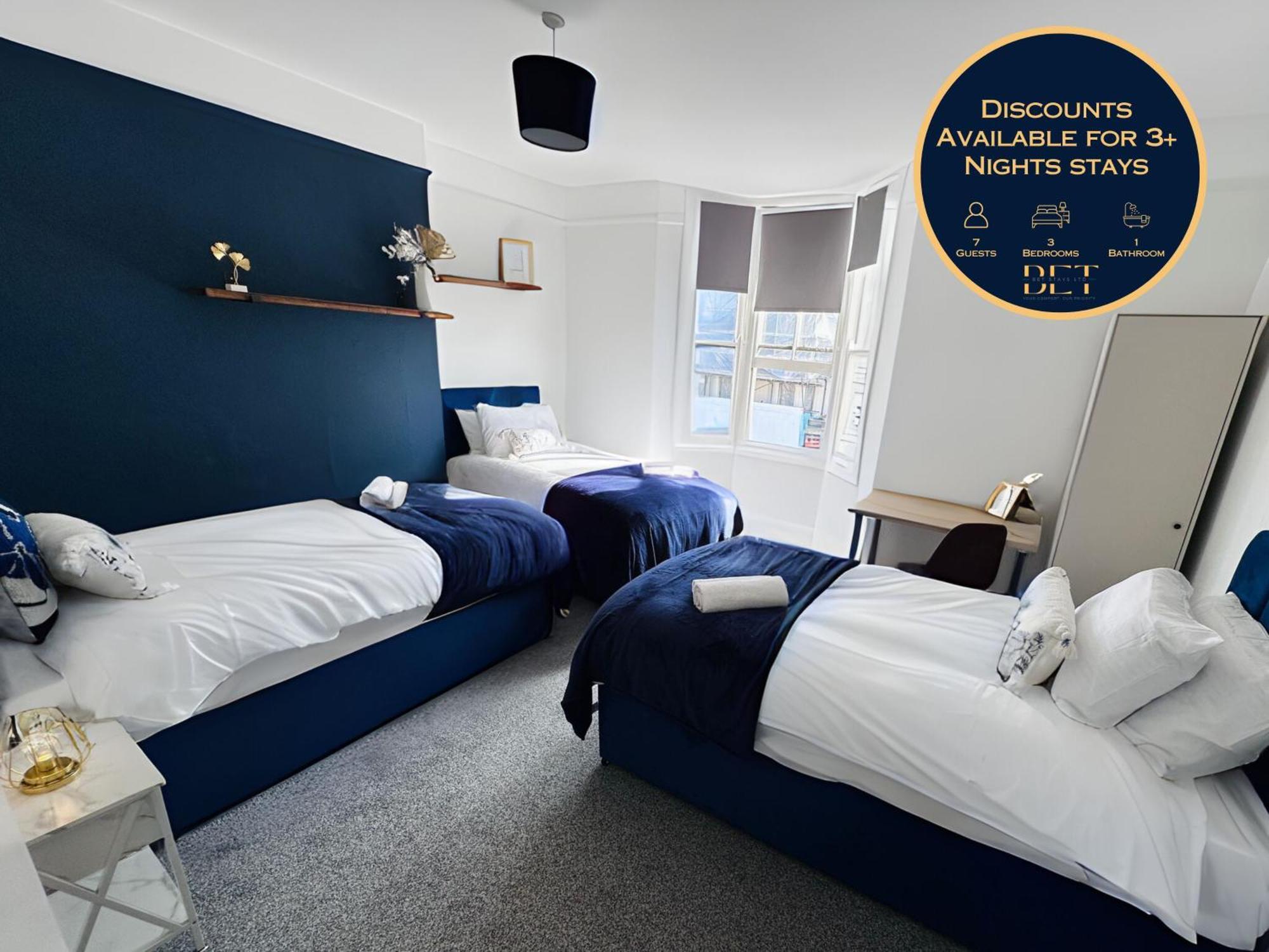 3 Bedrooms -5 Minutes Walk From Brighton Train Station - Contractors, Families, And Larger Groups - Sleeps 7 Apartment *