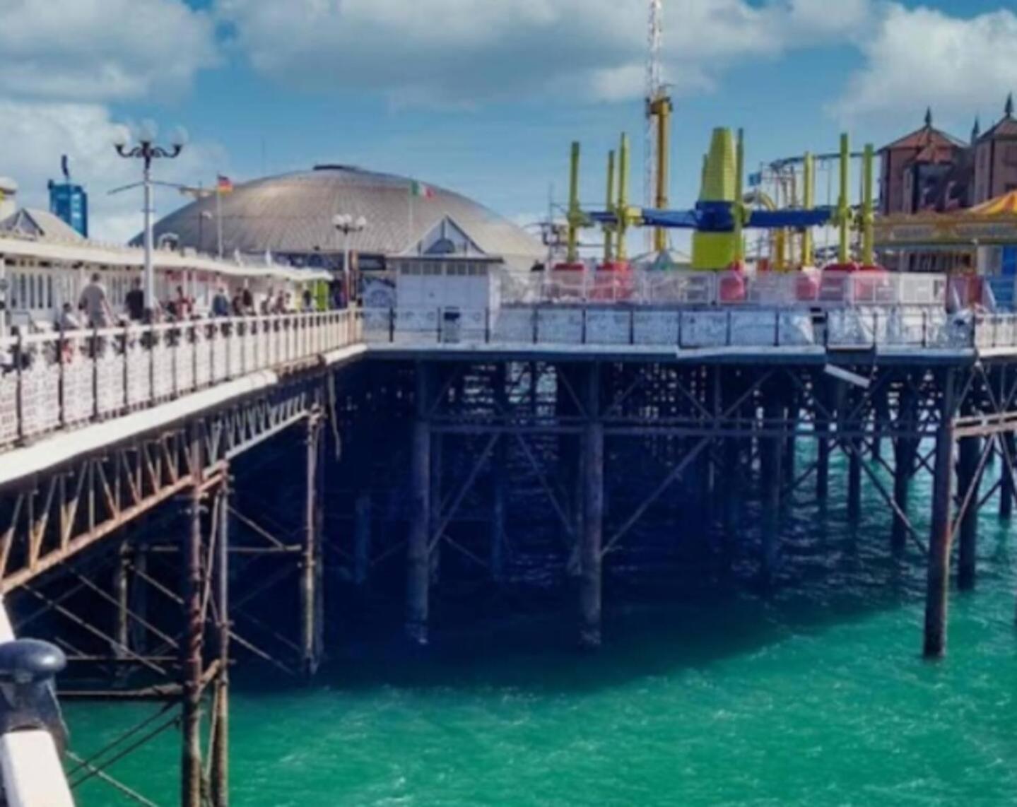 3 Bedrooms -5 Minutes Walk From Brighton Train Station - Contractors, Families, And Larger Groups - Sleeps 7 Apartment