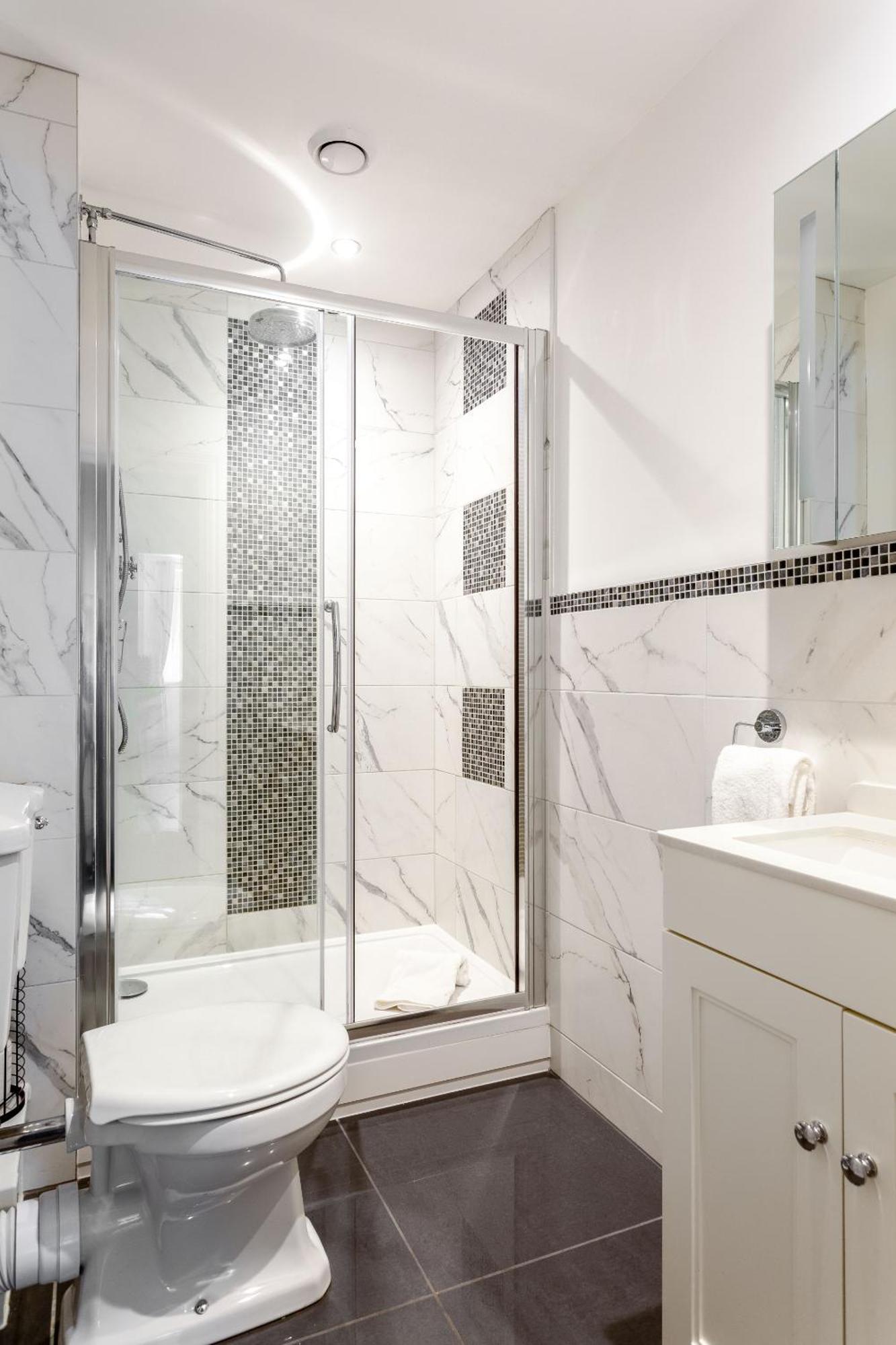 1 Bedroom By Humming Nest Short Lets & Serviced With Free Wifi Apartment *