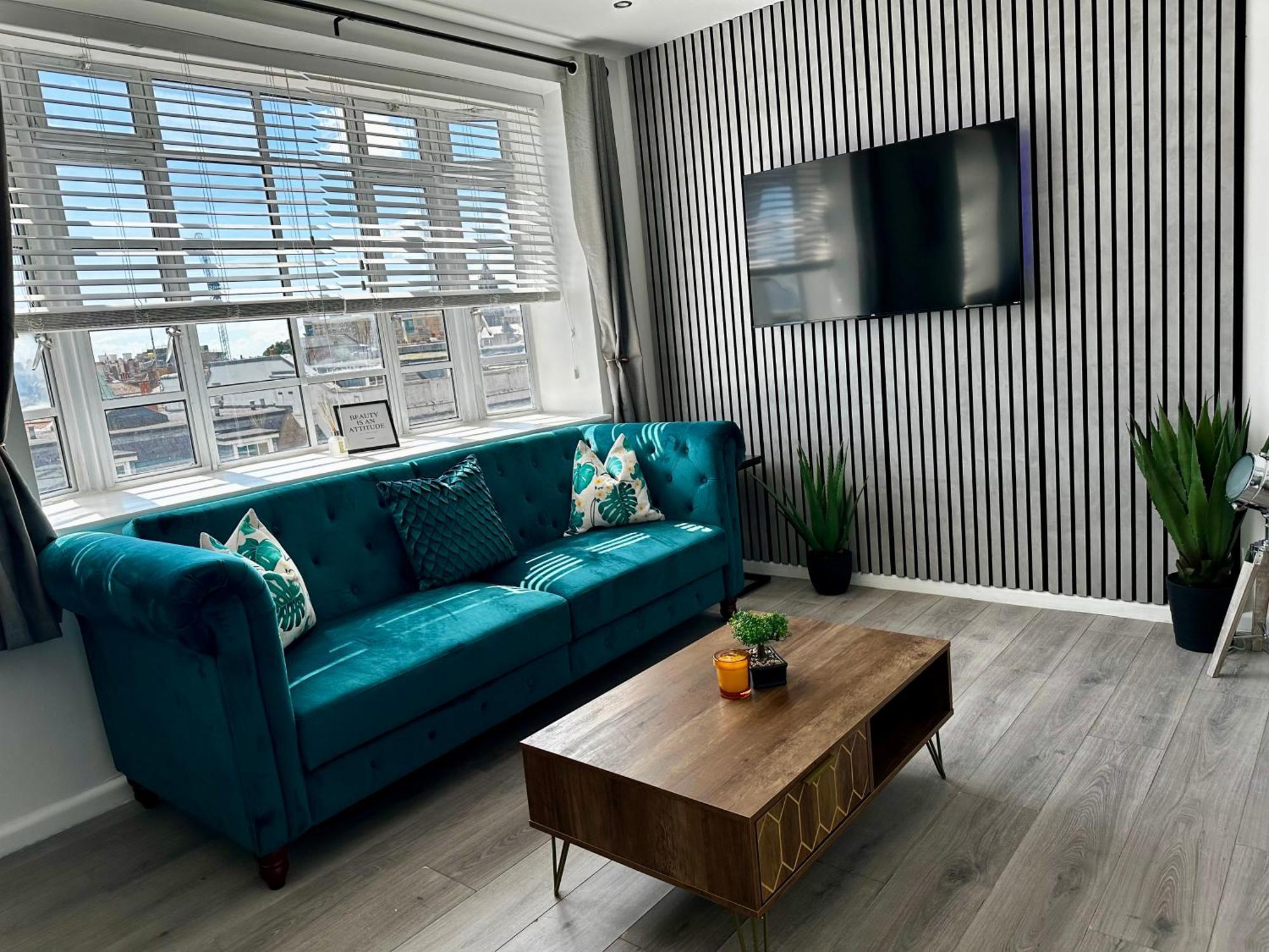 Central City View Apartment *