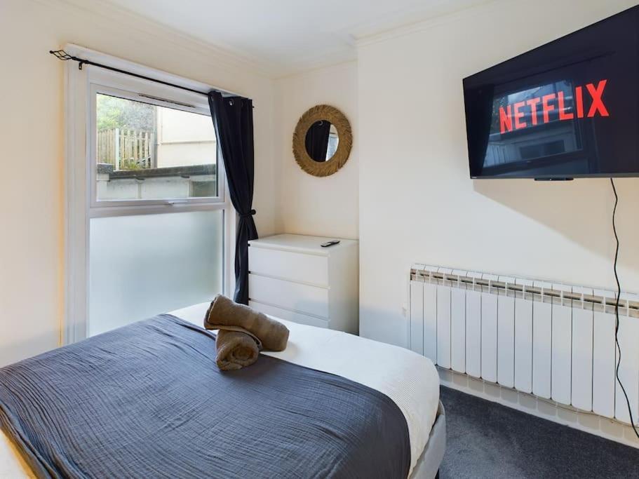 Stylish Maisonette With Hot Tub *