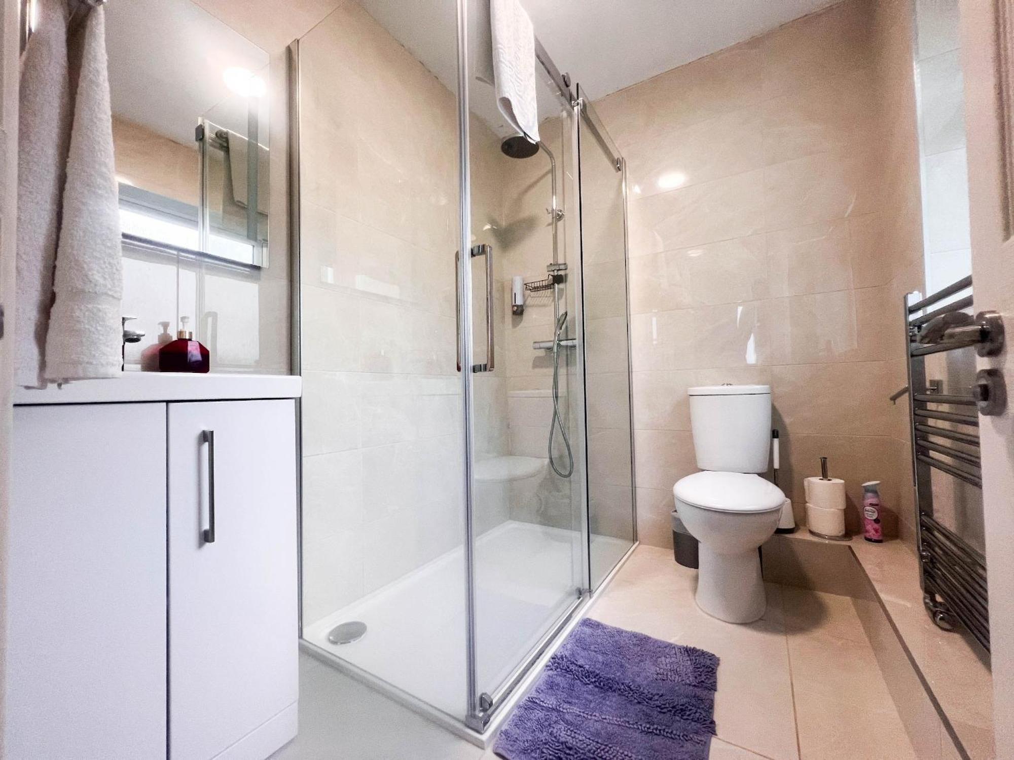 Best Location,4-Br House,Churchill Square Car Park & Sea-2 Min, Brighton Conference Centre 3 Min, Shops, Restaurants, I-360, Pier - Walking Distance * Brighton