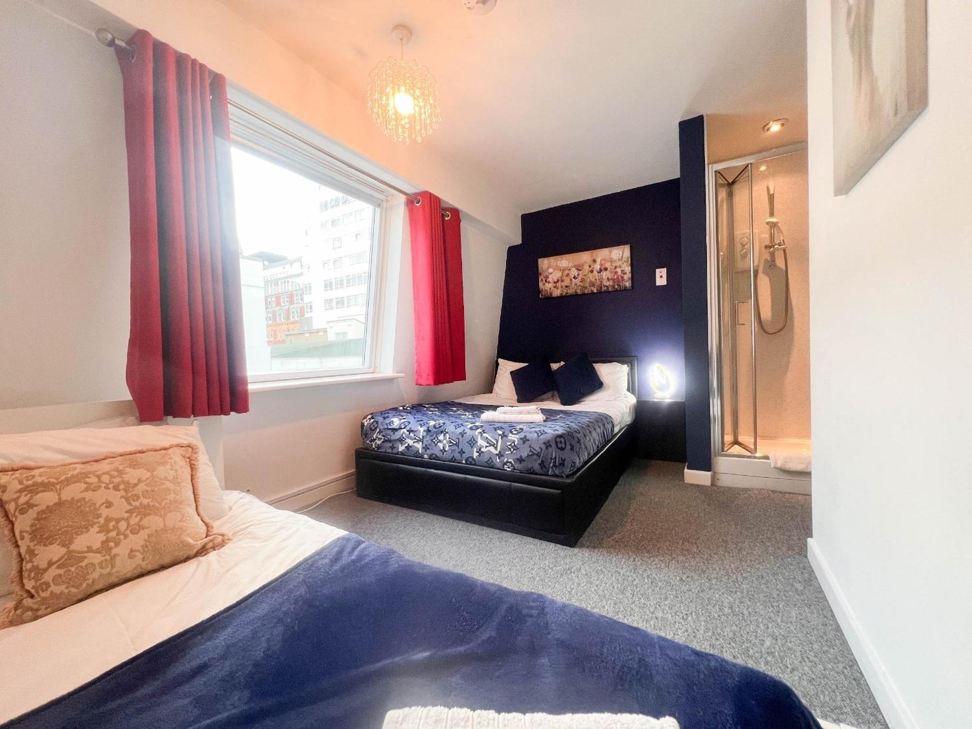 Best Location,4-Br House,Churchill Square Car Park & Sea-2 Min, Brighton Conference Centre 3 Min, Shops, Restaurants, I-360, Pier - Walking Distance Brighton