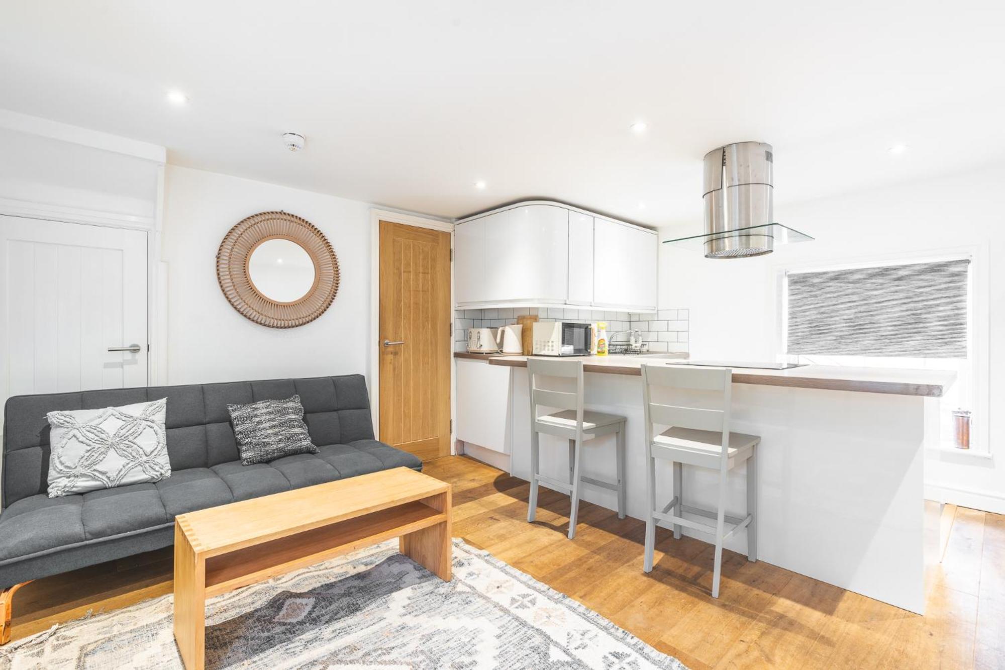 Charming & Chic, Cosy Nest, Just 2-min Walk! Apartment Brighton