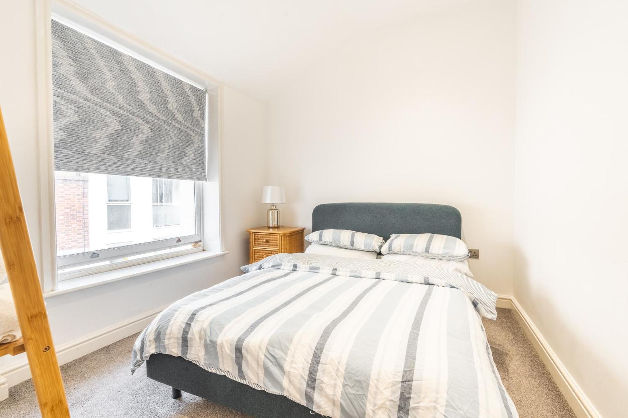 Charming & Chic, Cosy Nest, Just 2-min Walk! *