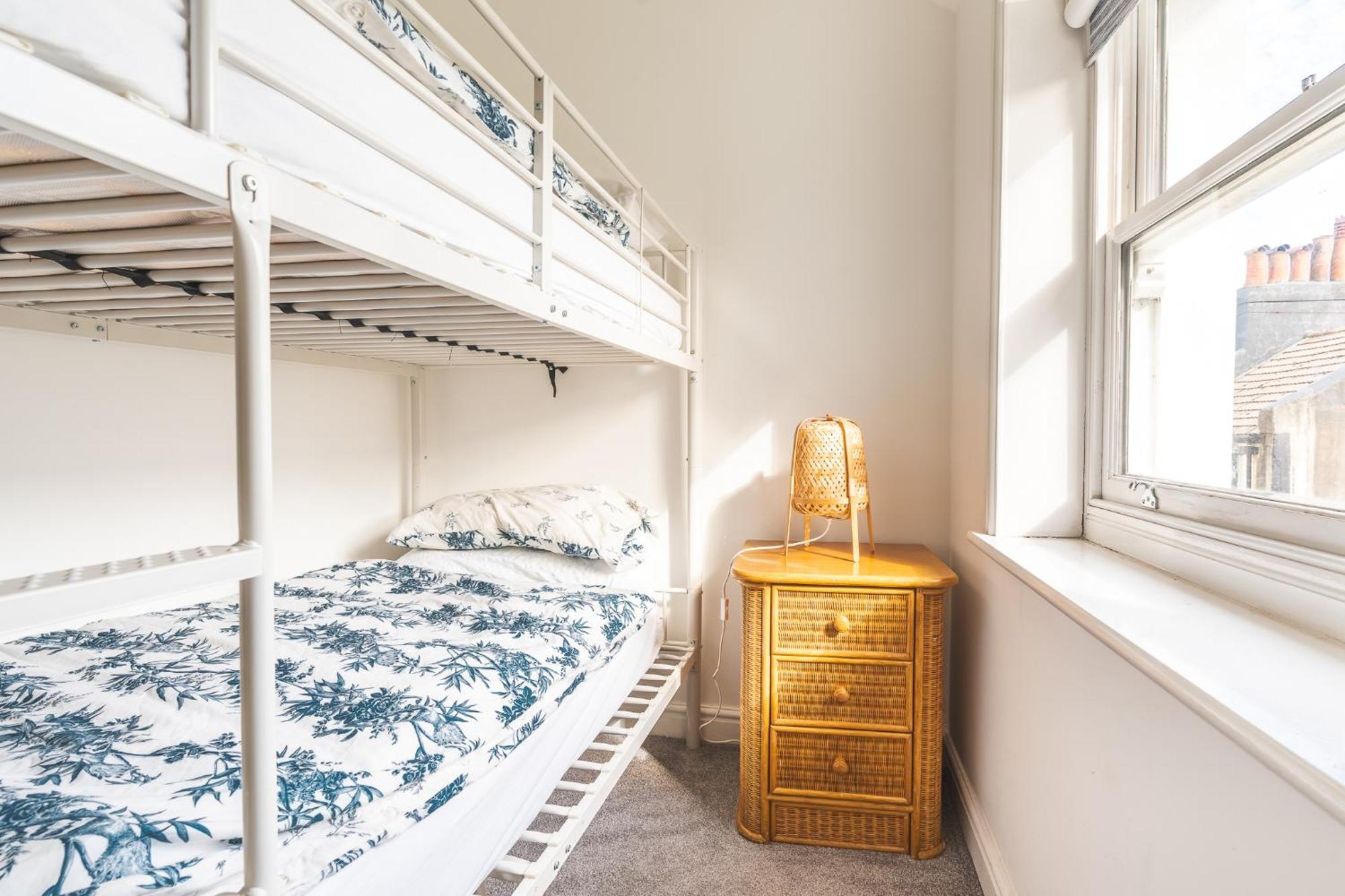 Charming & Chic, Cosy Nest, Just 2-min Walk! * Brighton