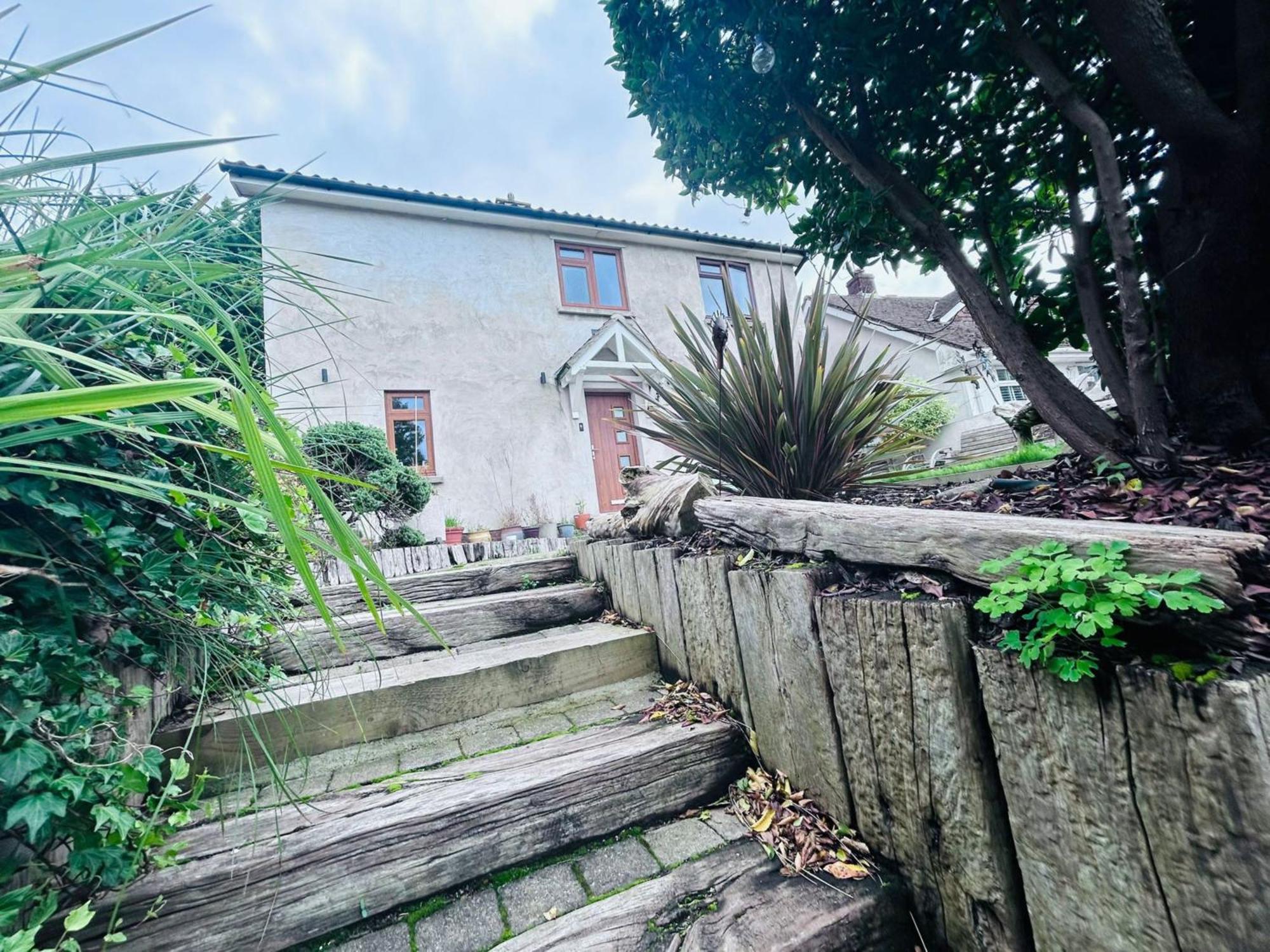 Holiday home Carden Hill House - 4 Bedrooms - Sleeps 9 - Free Parking - Games - Ideal For Contractors, Families And Large Groups Brighton