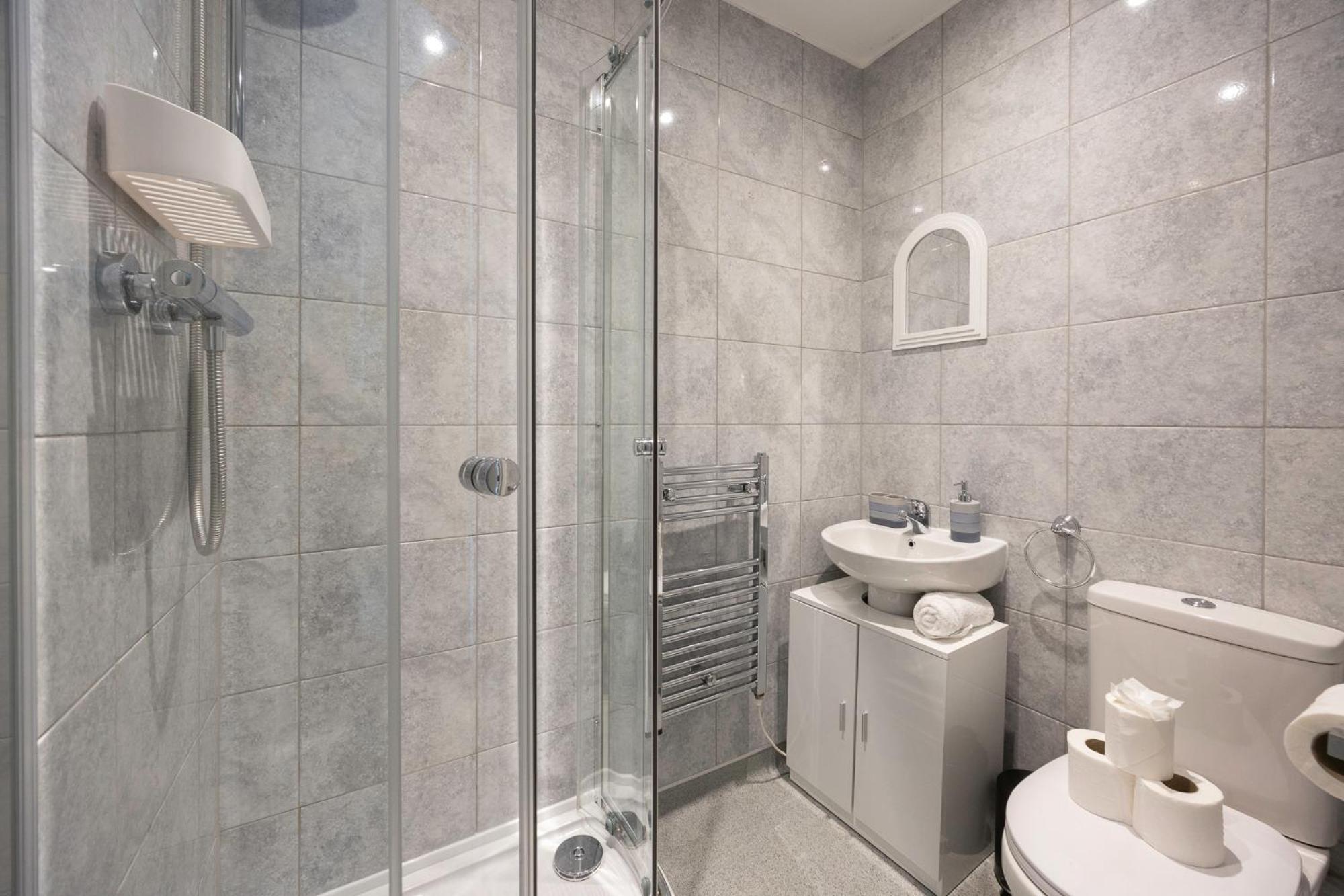 Apartment 3 Bed, 3 Bath - By Primal Estates Short Lets In