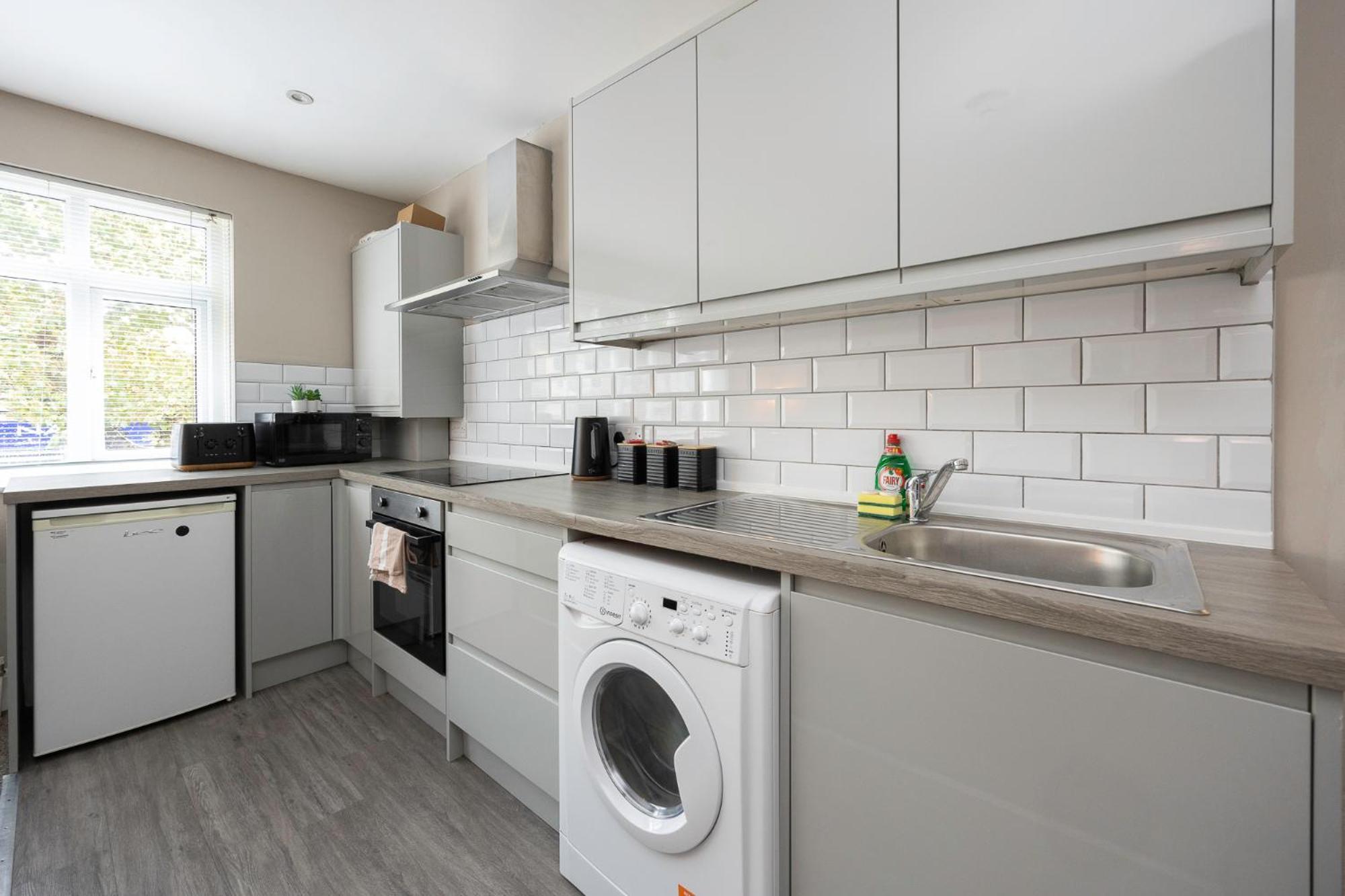 3 Bed, 3 Bath - By Primal Estates Short Lets In * Brighton