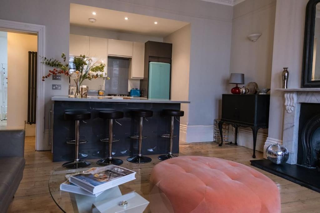 Elegant Retreat With Private Parking & Garden * Brighton