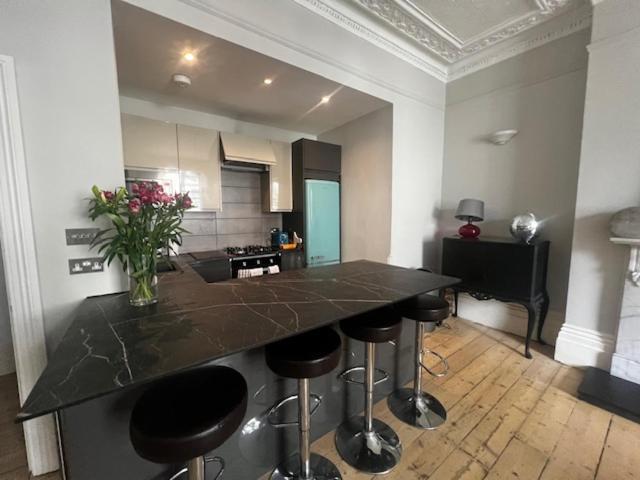 Elegant Retreat With Private Parking & Garden * Brighton