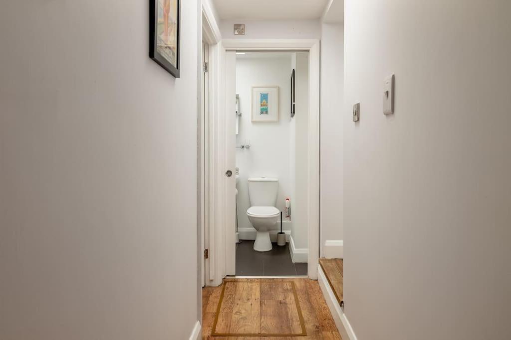 Self Contained Two Apartment, Own Entrance, Private Parking *