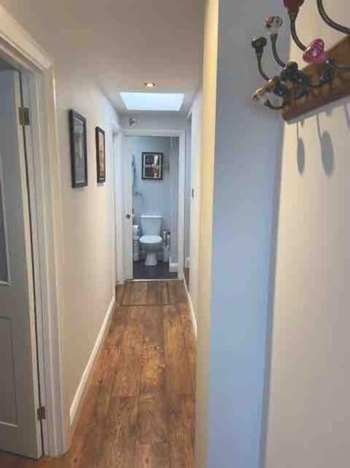Apartment Self Contained Two Apartment, Own Entrance, Private Parking Brighton