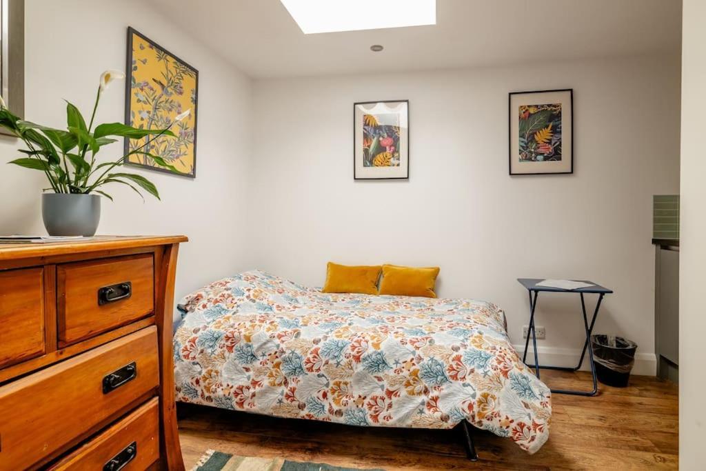 Self Contained Two Apartment, Own Entrance, Private Parking
