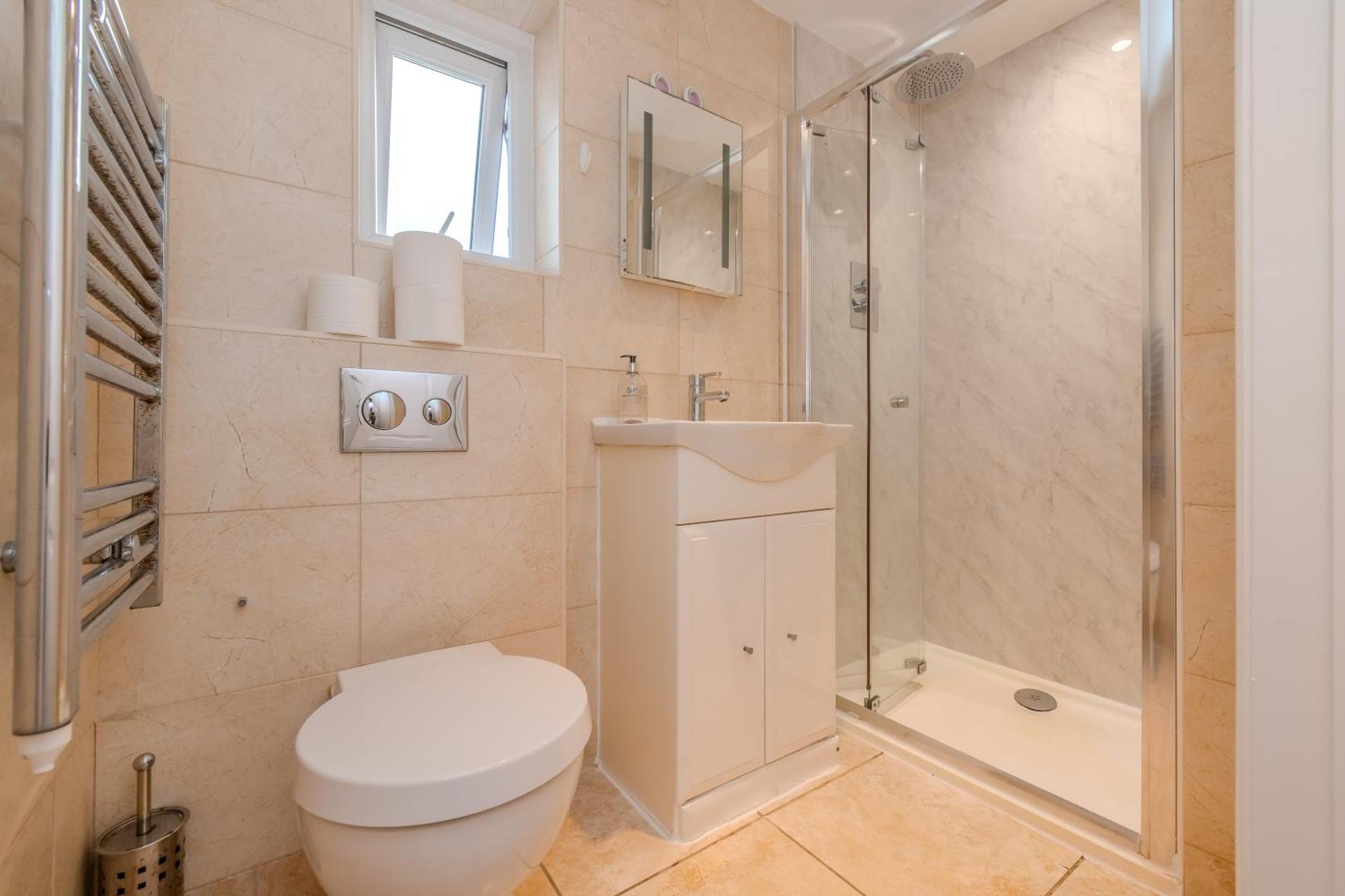 Apartment 2bedroom 1 Bathroom Flat Next To