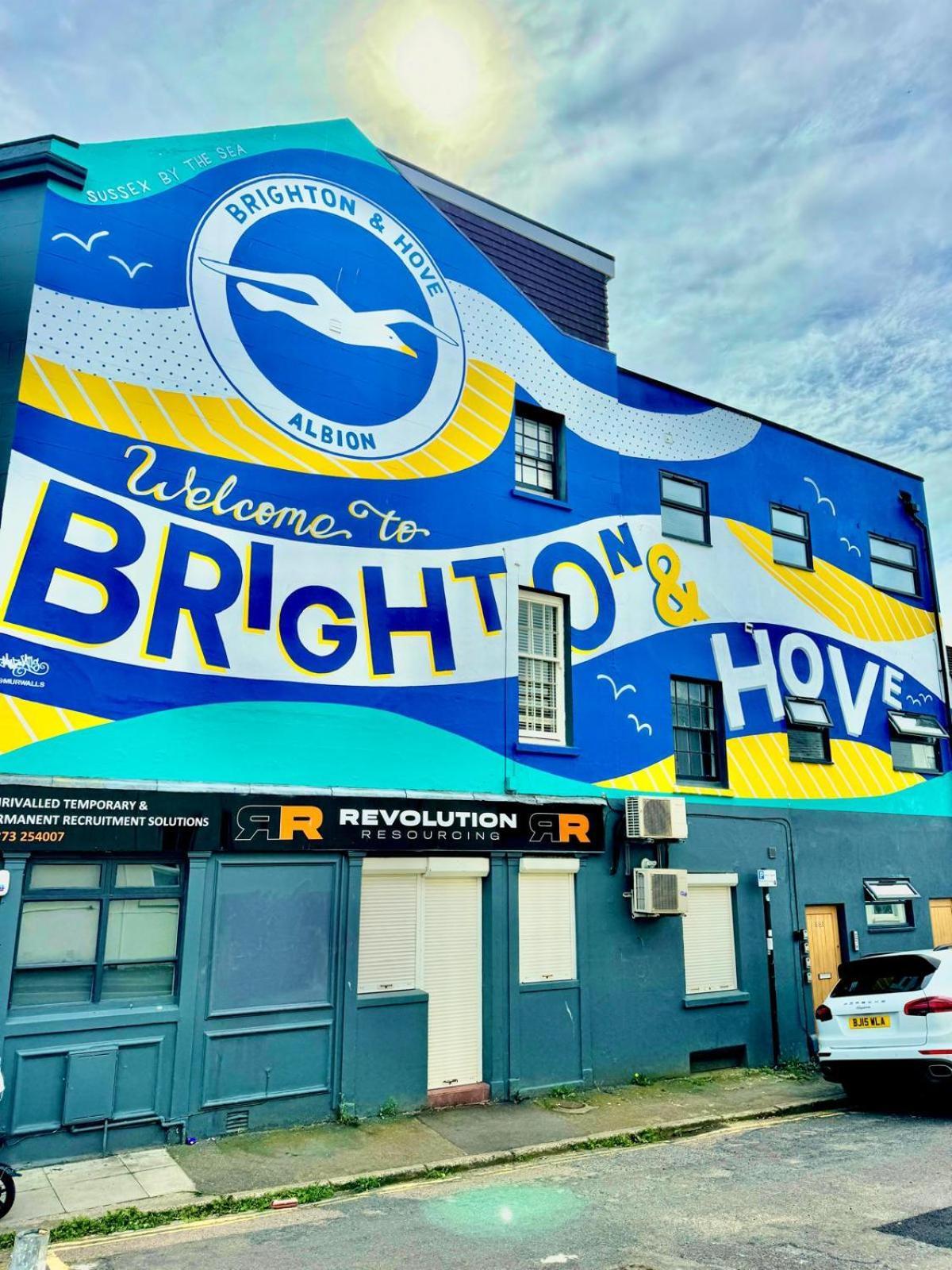 Apartment Three Bedroom House By Peacegrove Homes Short Lets & Serviced With Free Wifi & Pet Friendly Brighton