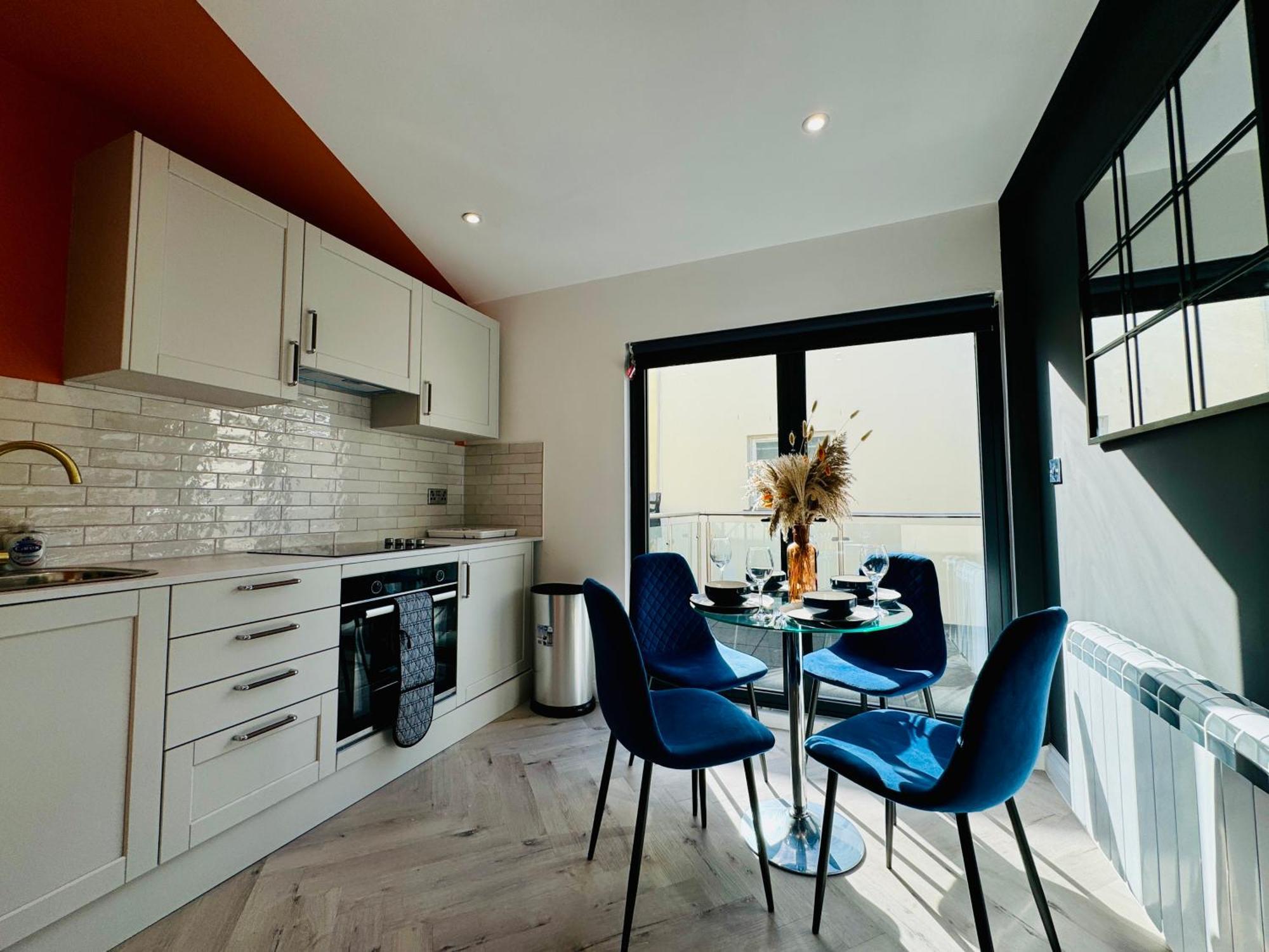 One Bedroom Flat Next To I Sleep 5 Guests Apartment *