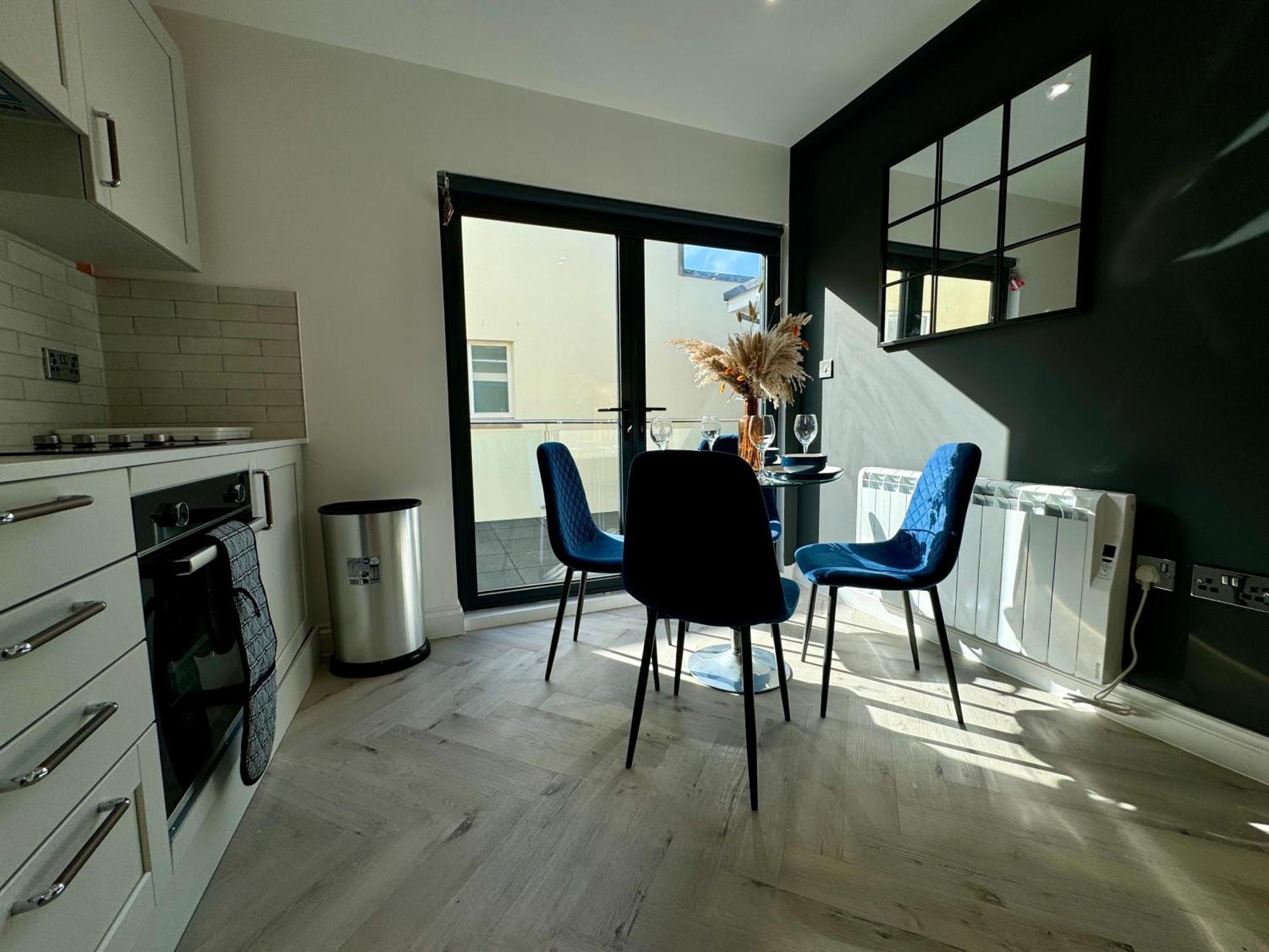 Apartment One Bedroom Flat Next To I Sleep 5 Guests *