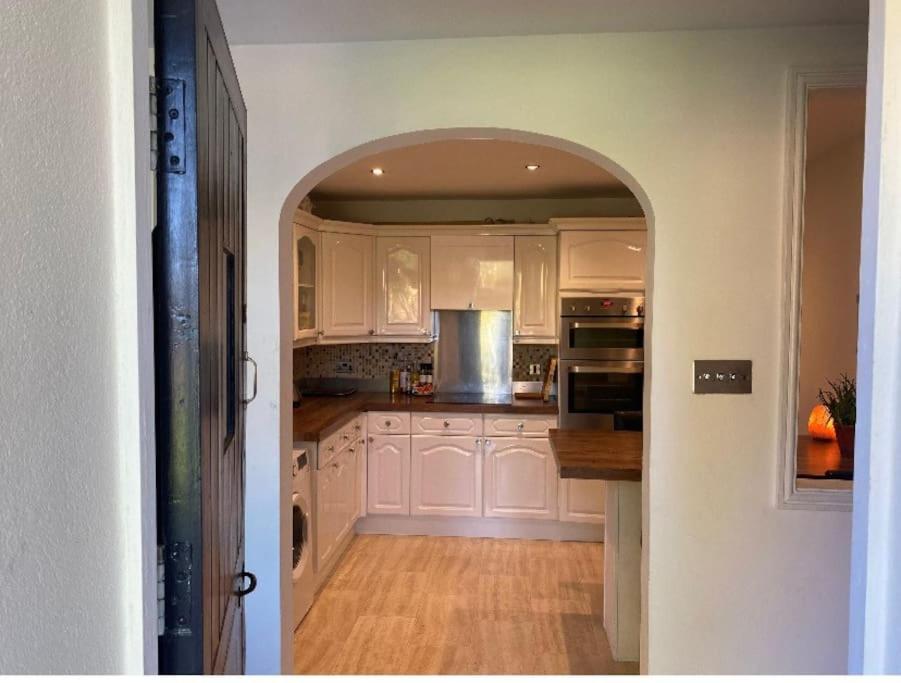 Lovely One Bed With Garden Apartment