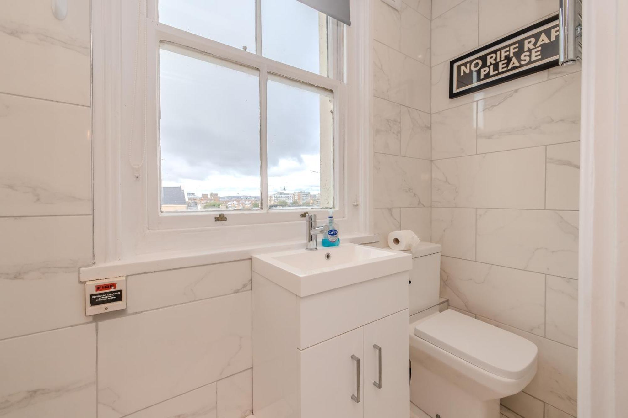 Stylish 2-br For 7 Guests Free Parking In Church Road Apartment Brighton