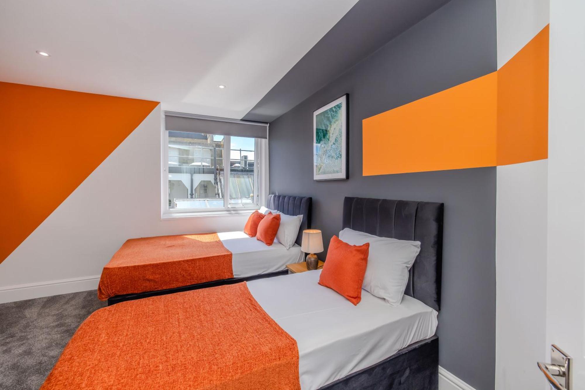 Apartment Perfect I 3 Bedroom I Next To I Sleep 10