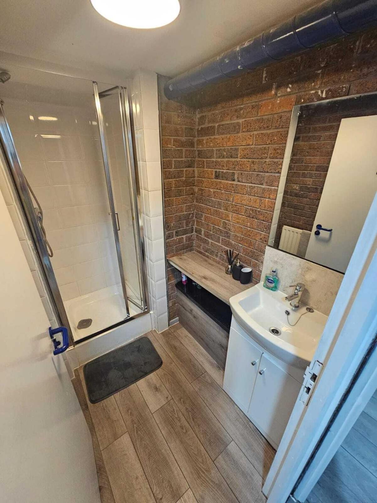 Queens Place -