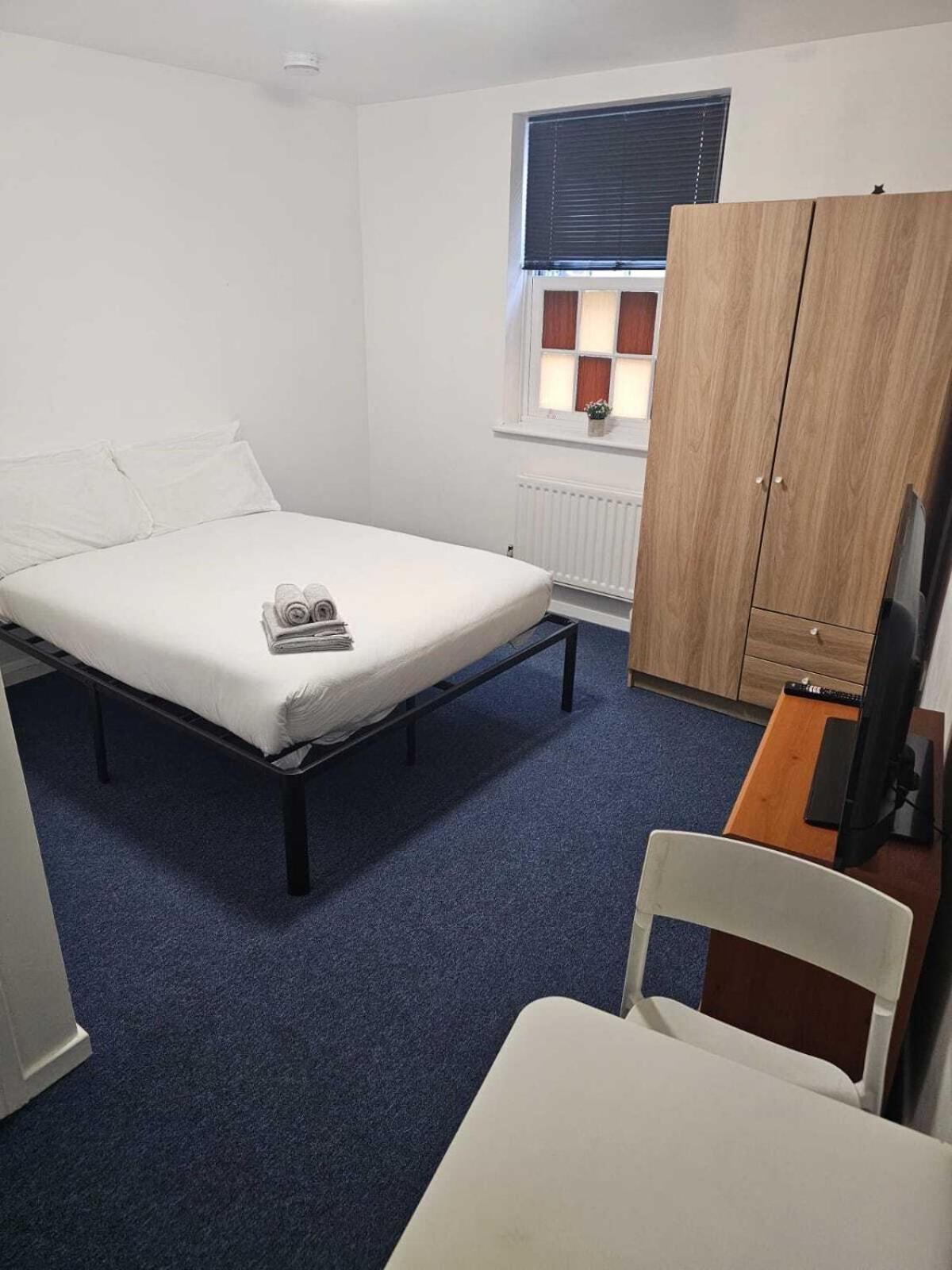 Queens Place - Aparthotel