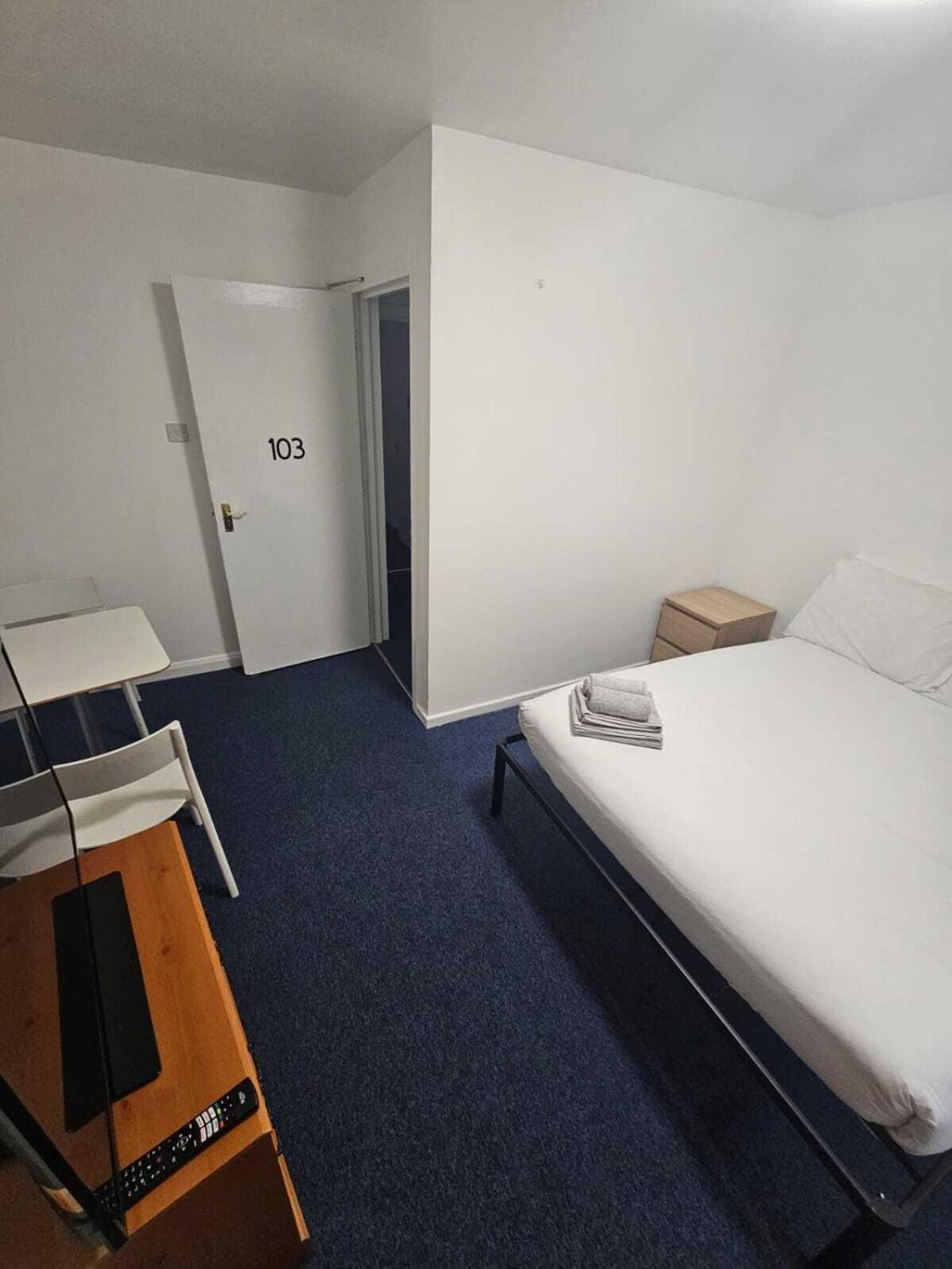 Aparthotel Queens Place - *