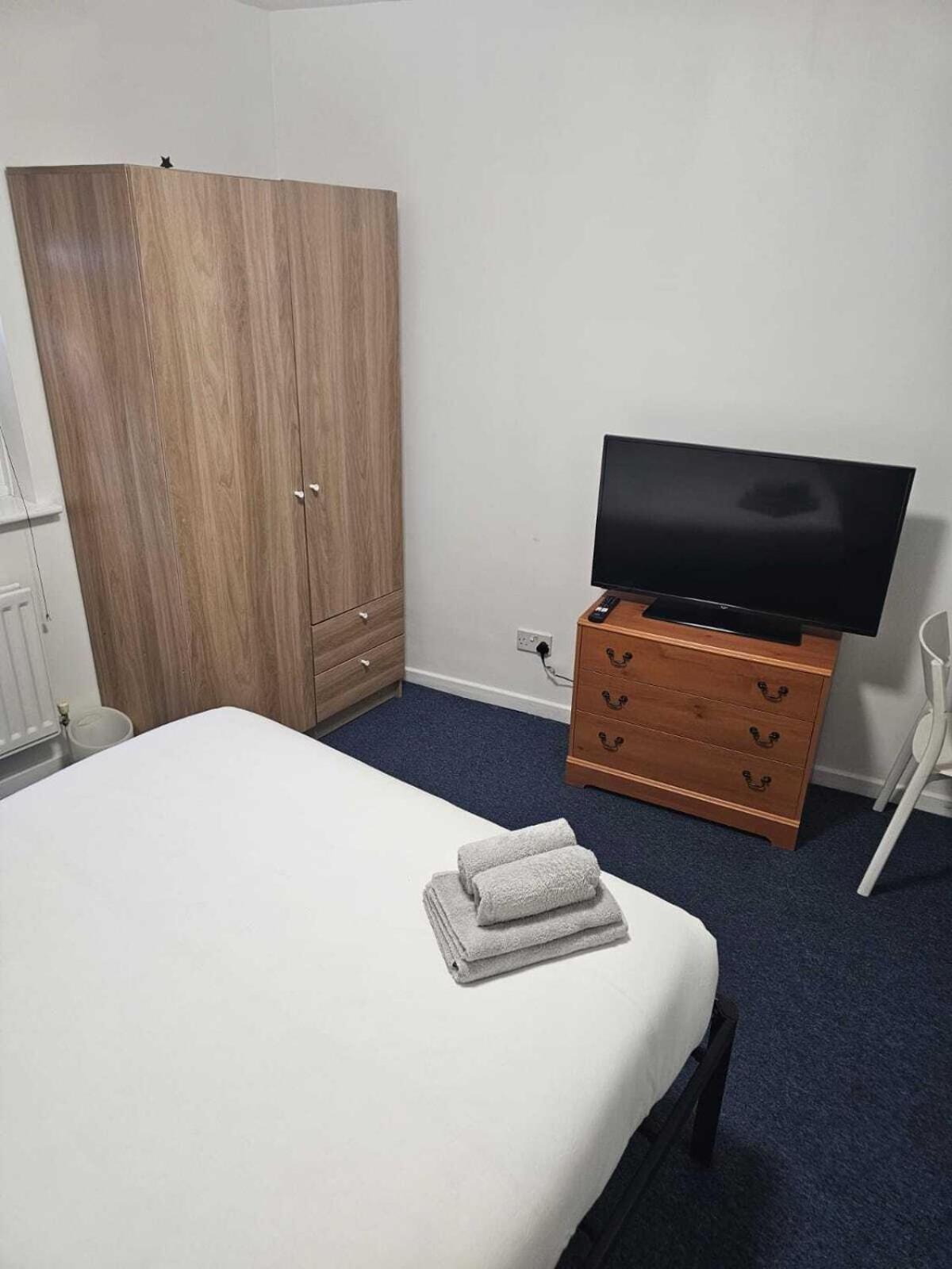 Queens Place - *