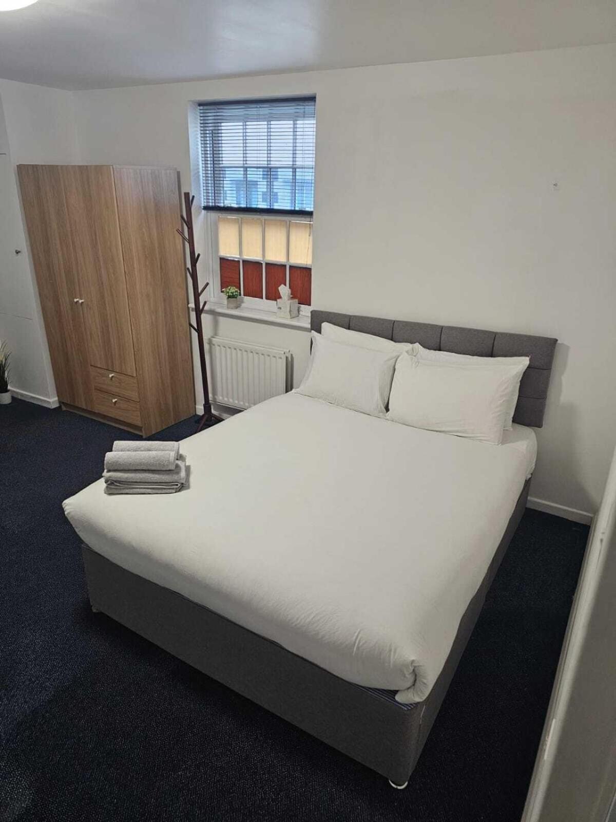 Queens Place -