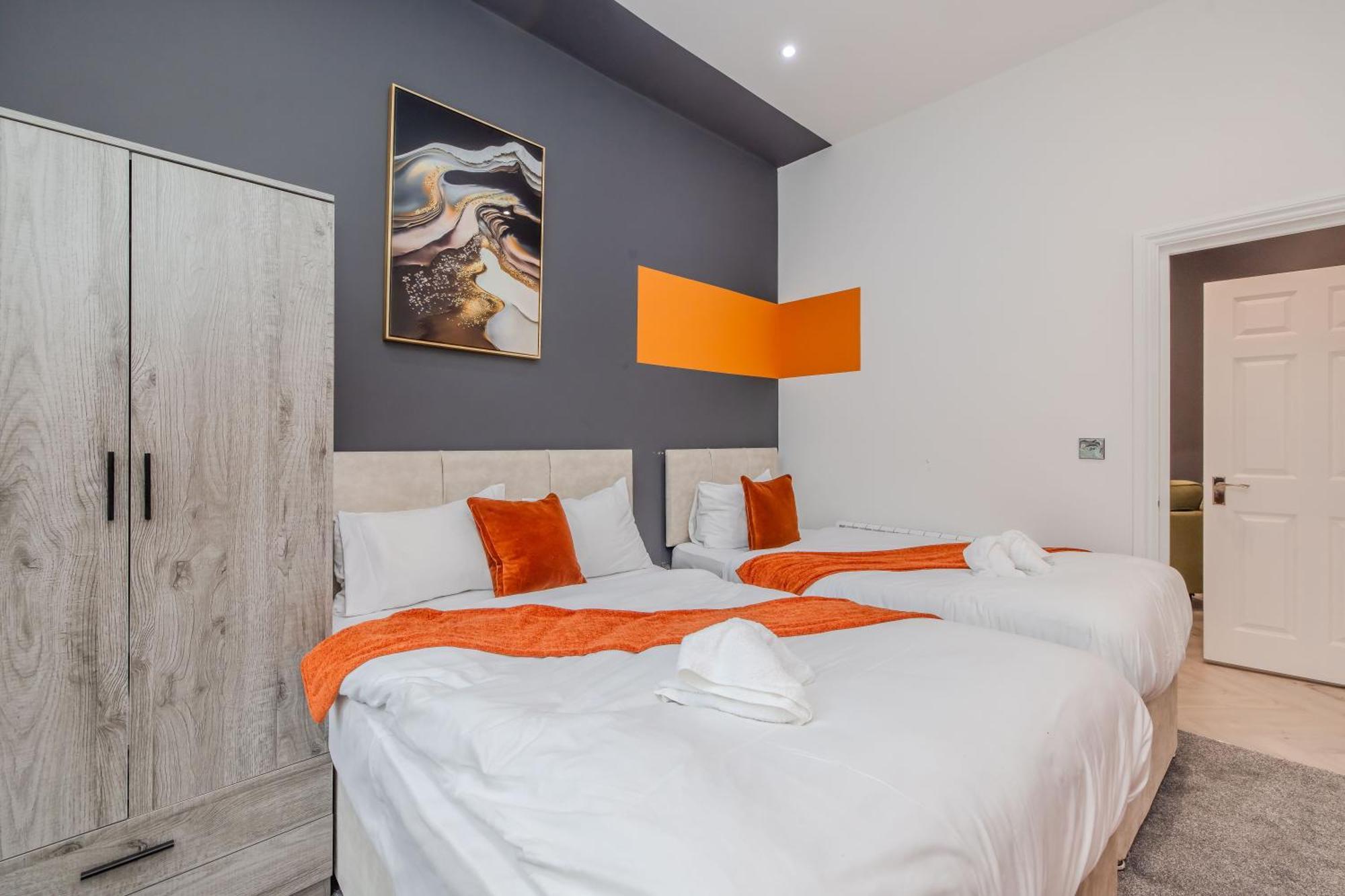 Apartment Stylish 3-bedroom Flat Near And Iconic Lanes
